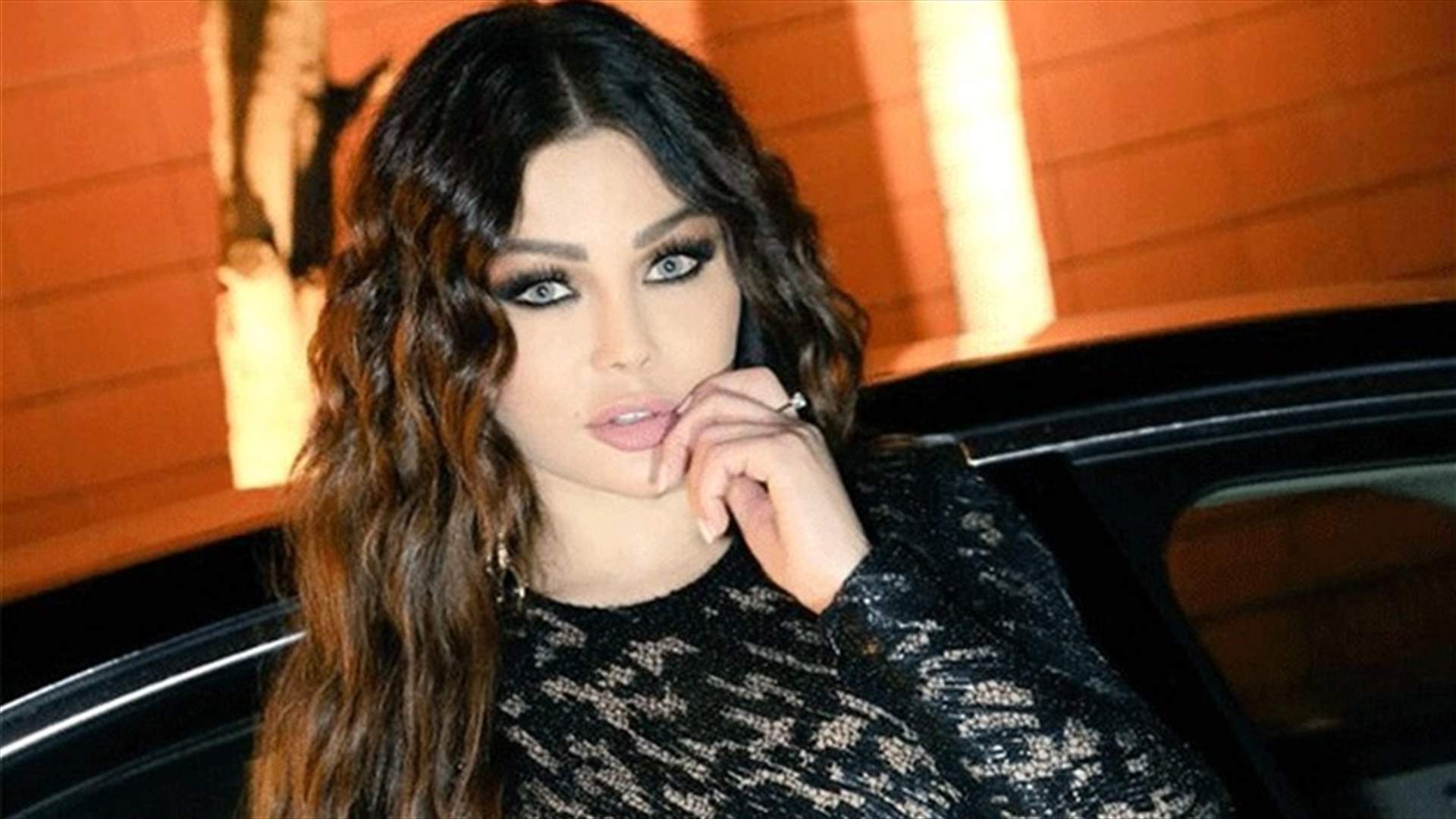 هل تفقد هيفا وهبي علامة التوثيق الزرقاء عن حسابها؟