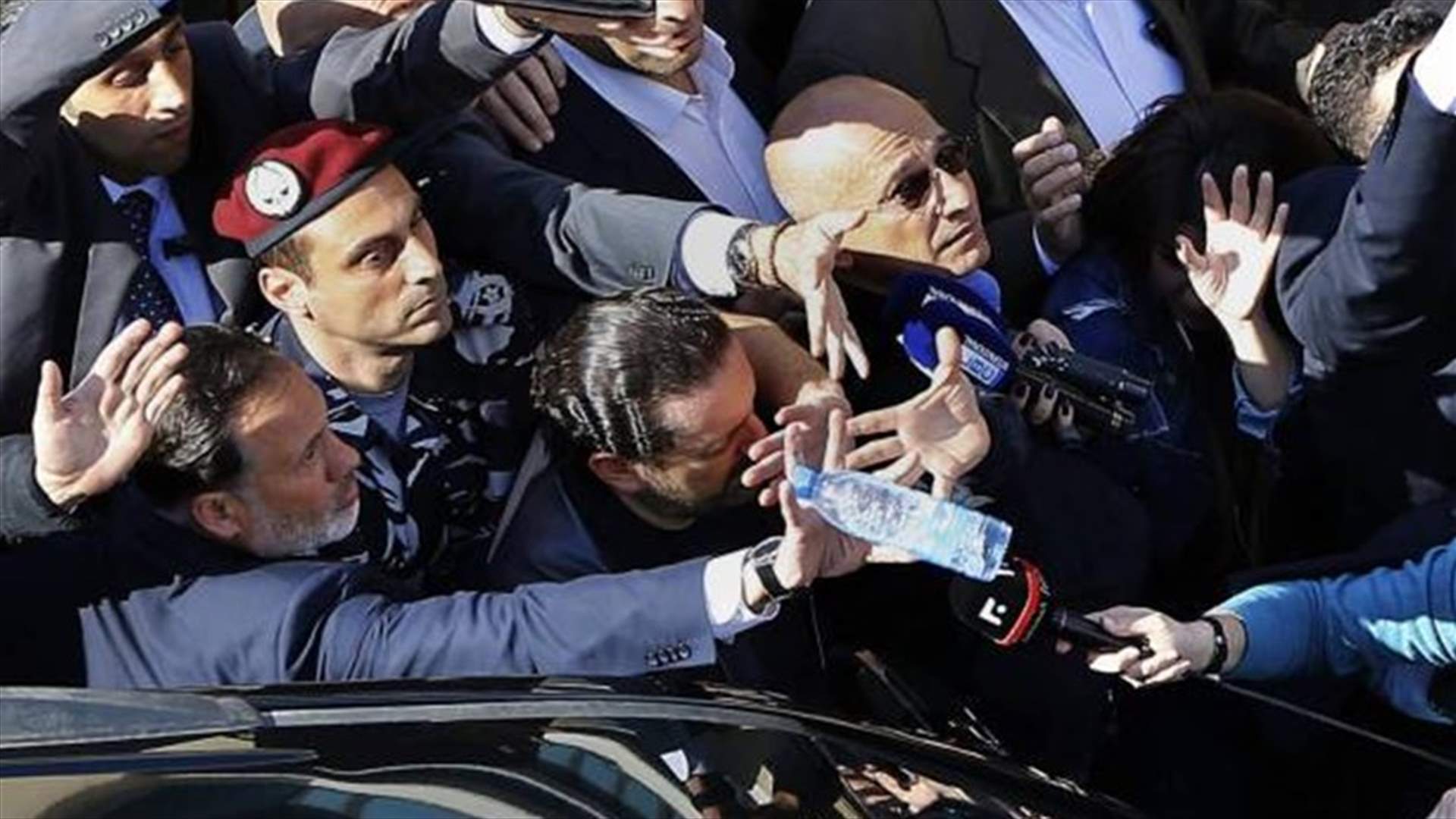 هل انعكس برأيك نزول الحريري الى رياض الصلح سلباً ام ايجاباً على المتظاهرين؟