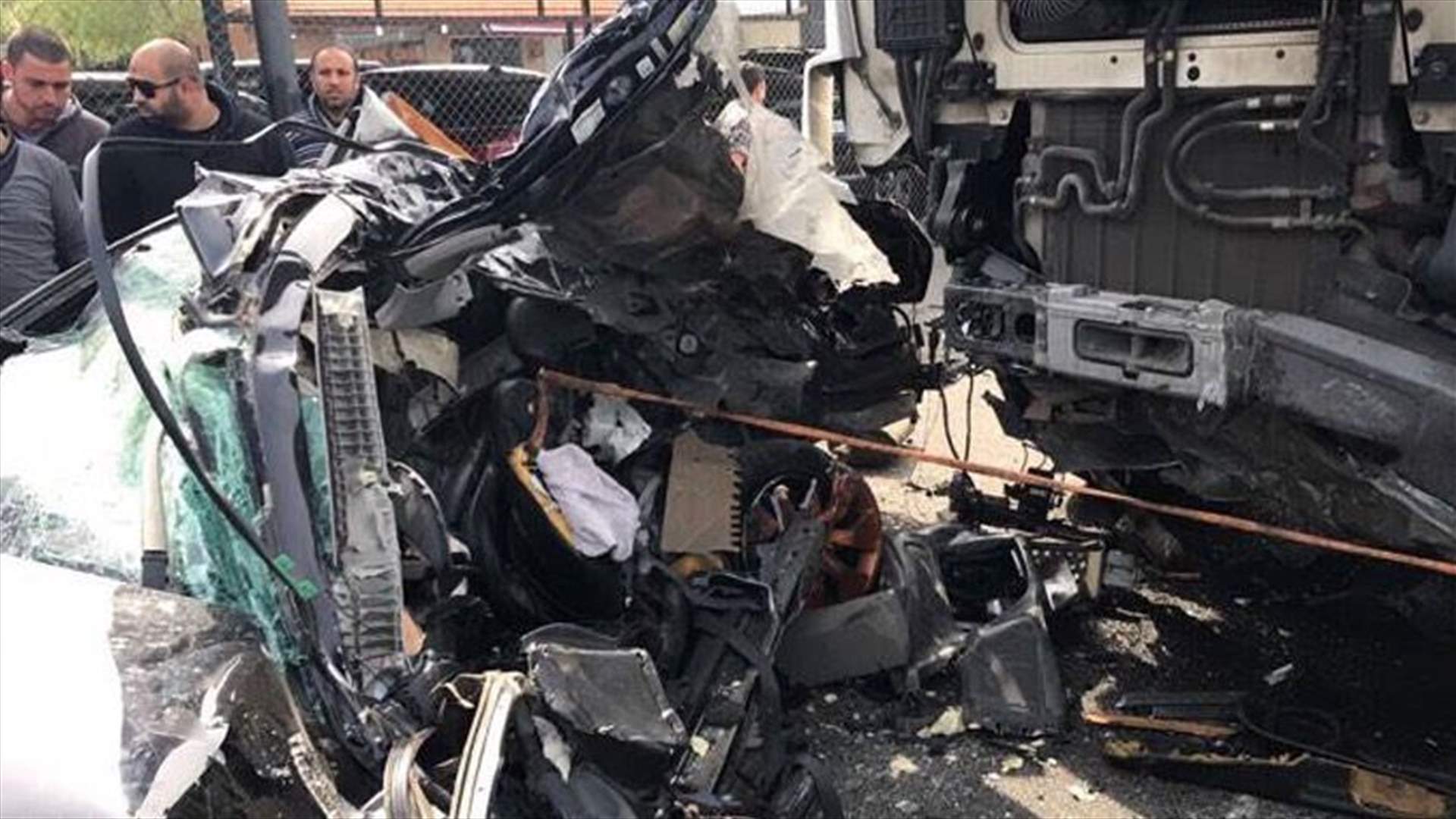 حادث سير مروع على أوتوستراد صور