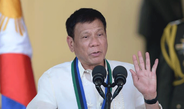 الرئيس الفيليبيني يلوح بفرض الاحكام العرفية والغاء الانتخابات