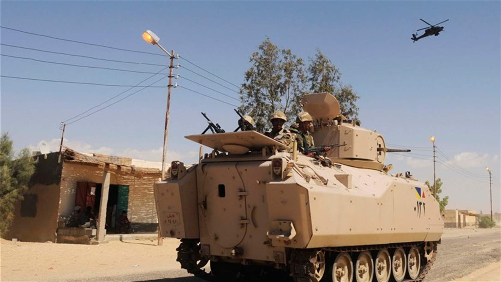 مقتل 10 عسكريين في تفجير وسط سيناء