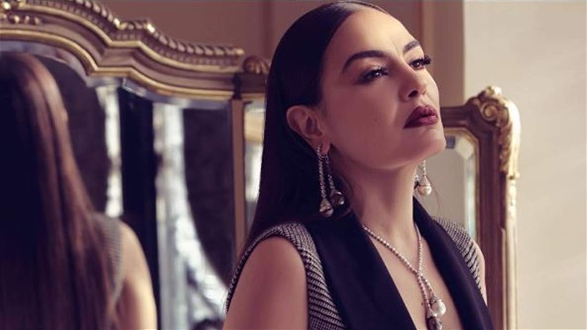 بالصورة: شريهان نسخة طبق الأصل عن والدتها!