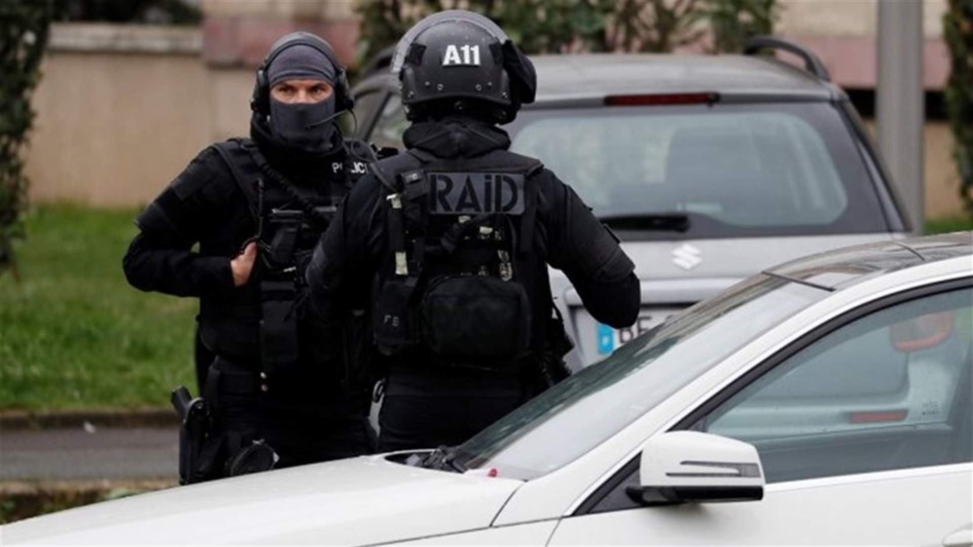 السلطات الفرنسية تحقق رسميا مع مشتبه بهما في هجوم أورلي