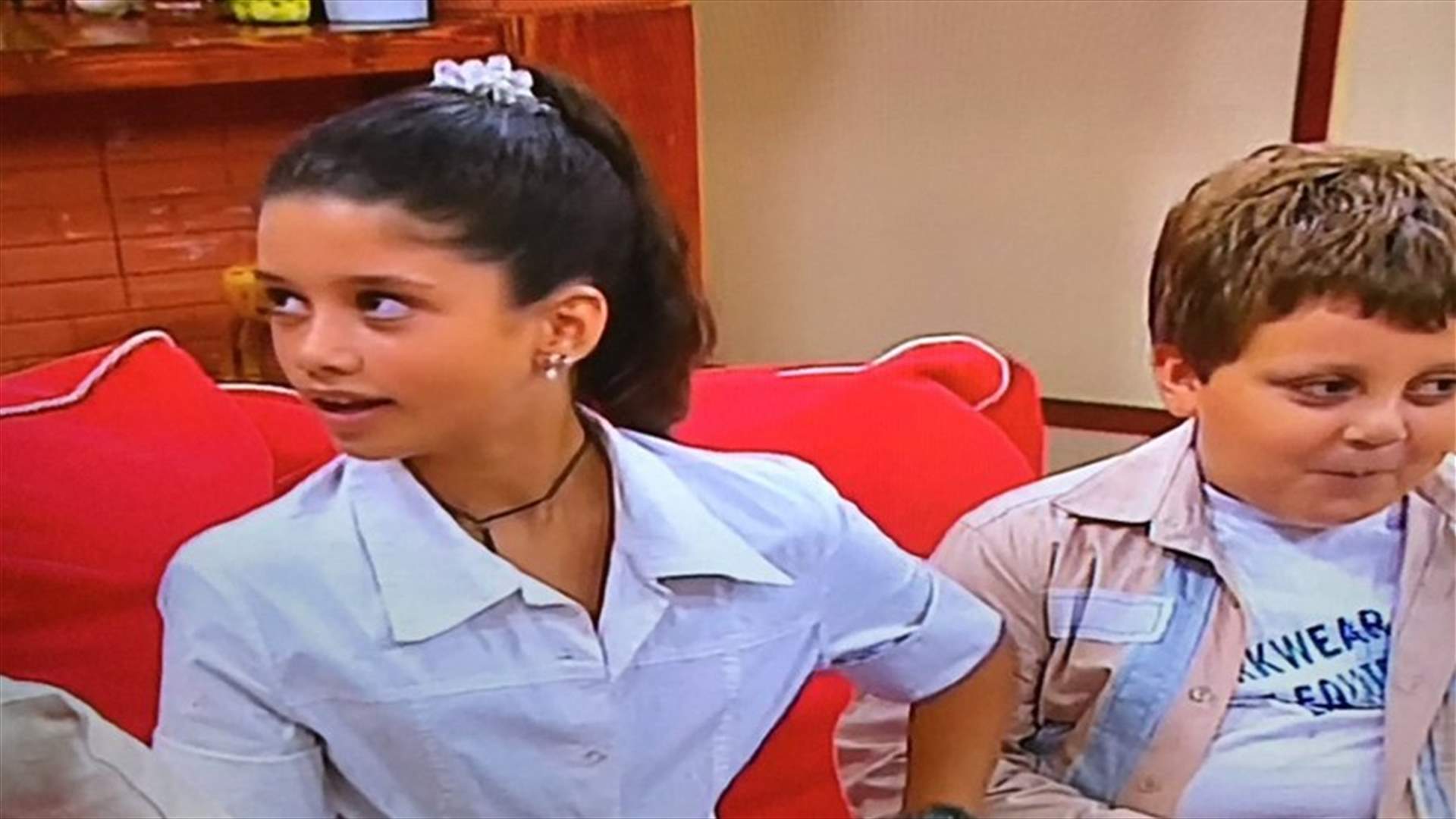 هذه الطفلة أصبحت اليوم ممثلة معروفة... خمّنوا من هي!