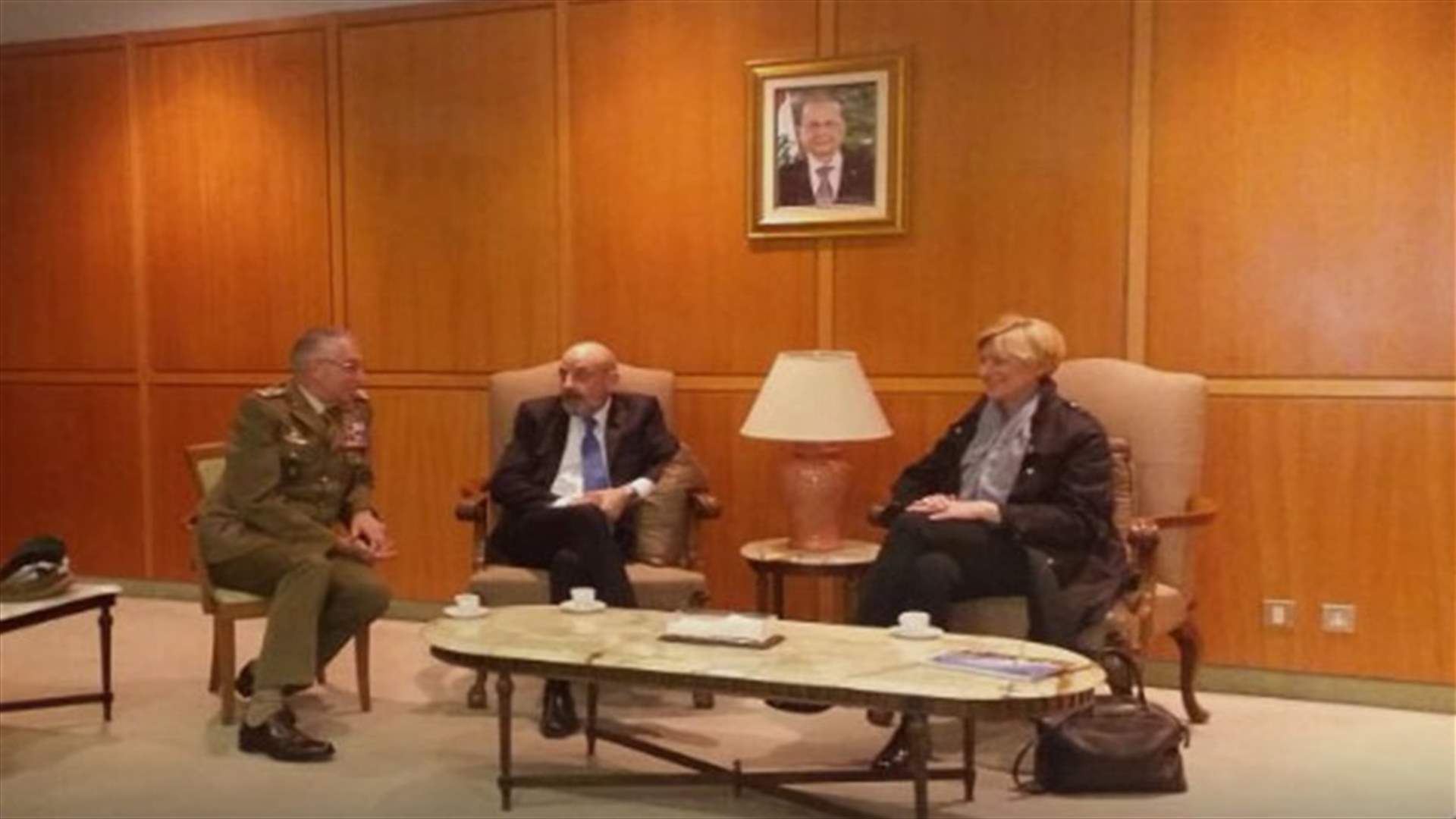 وزيرة الدفاع الإيطالية في بيروت