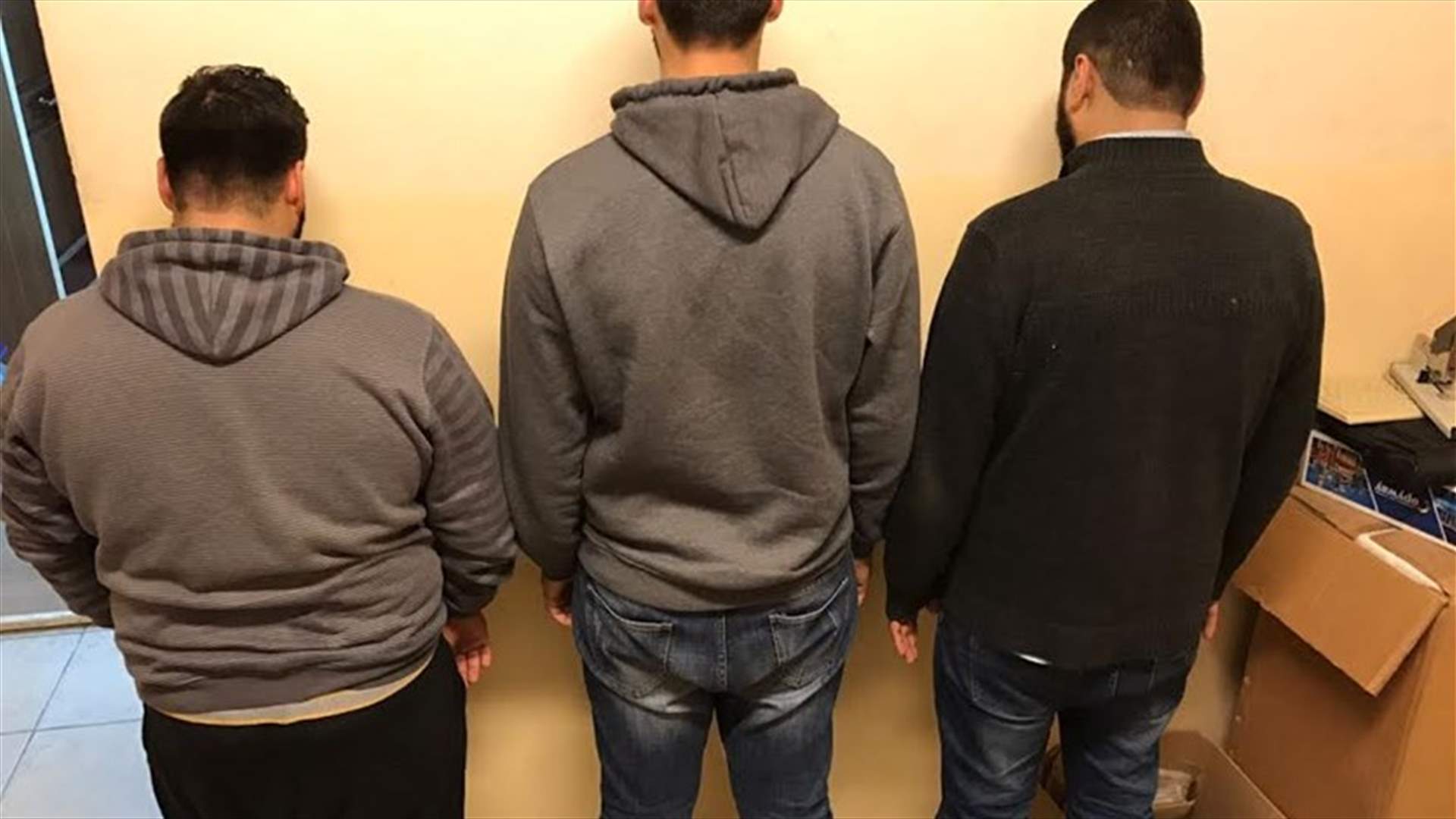 بالصور - صيدلي يبيع أدوية مخدّرة مهرّبة...وهذا ما اعترف به!