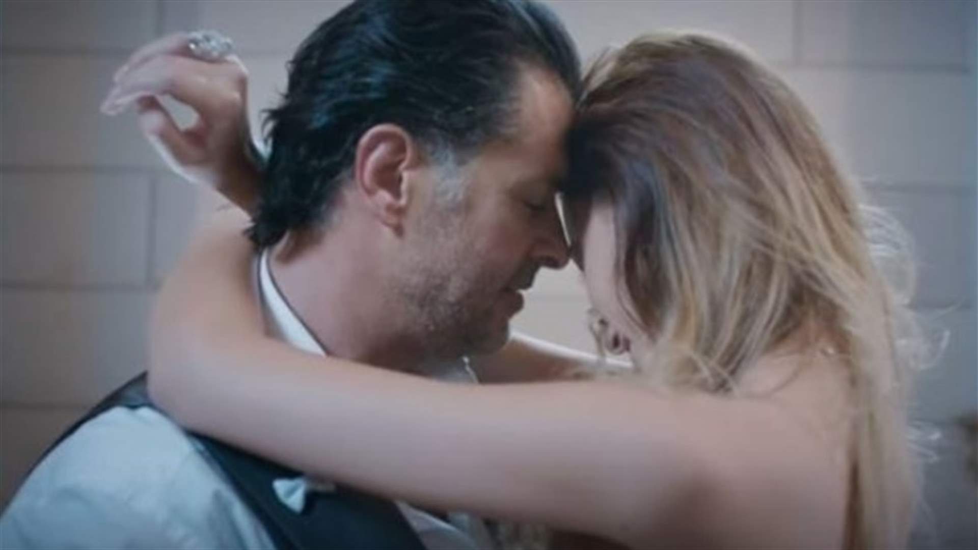 نار الغيرة تُشعل قلب زوجة راغب علامة... من هي هذه المرأة؟