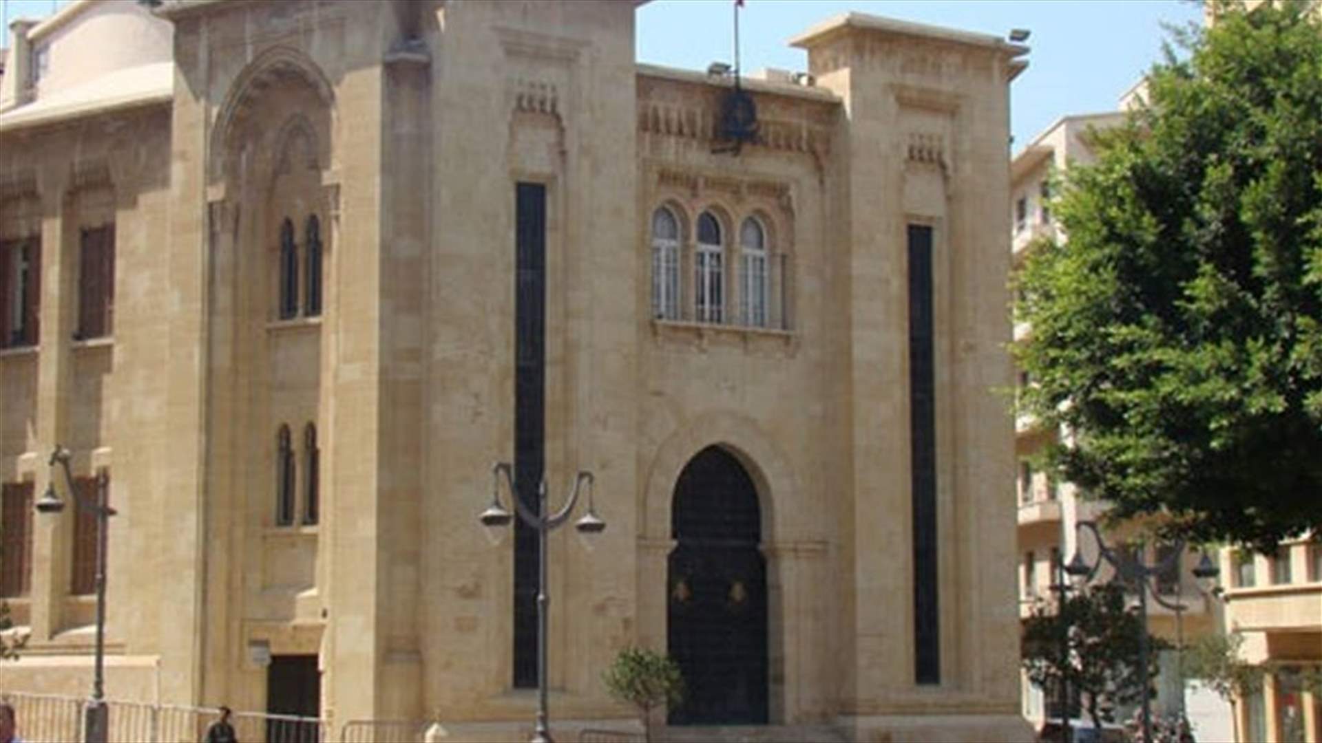 عناوين ساخنة تتطلَّب أجوبة وتوضيحات