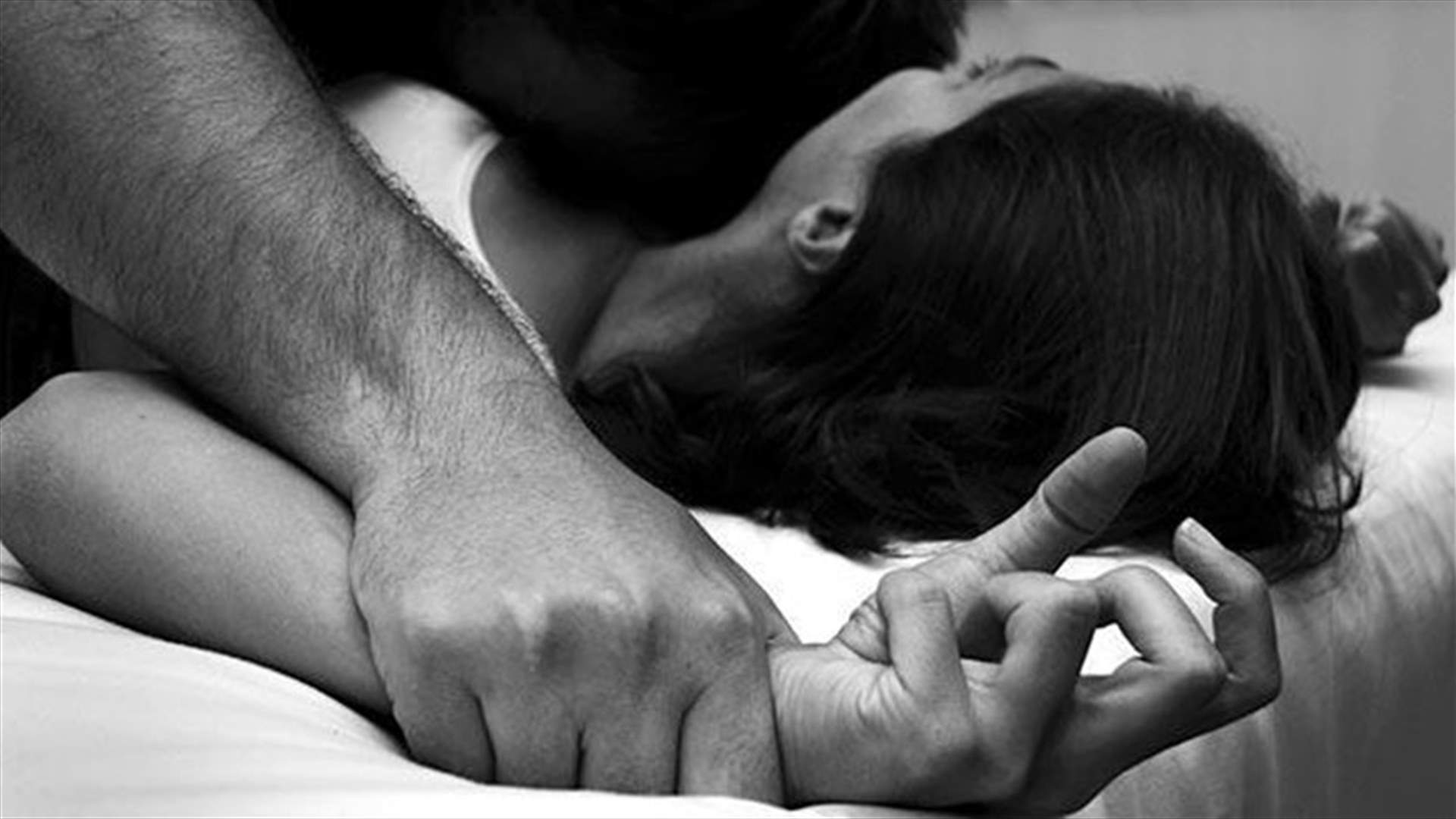 أغرى ابنة الـ15 بالمال لممارسة الجنس معها... لكن ما فعله كان أسوأ بكثير!