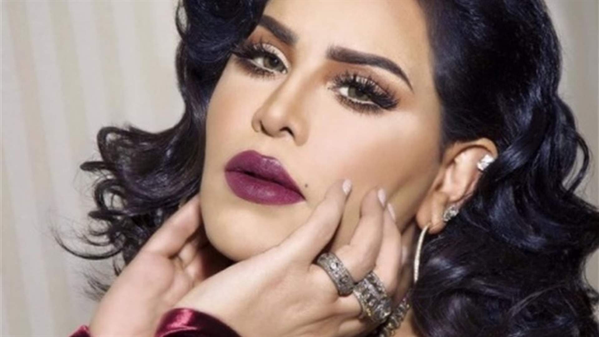 أحلام تُعلن عن مفاجأة كبيرة على المسرح... ما علاقة أطفال سوريا؟
