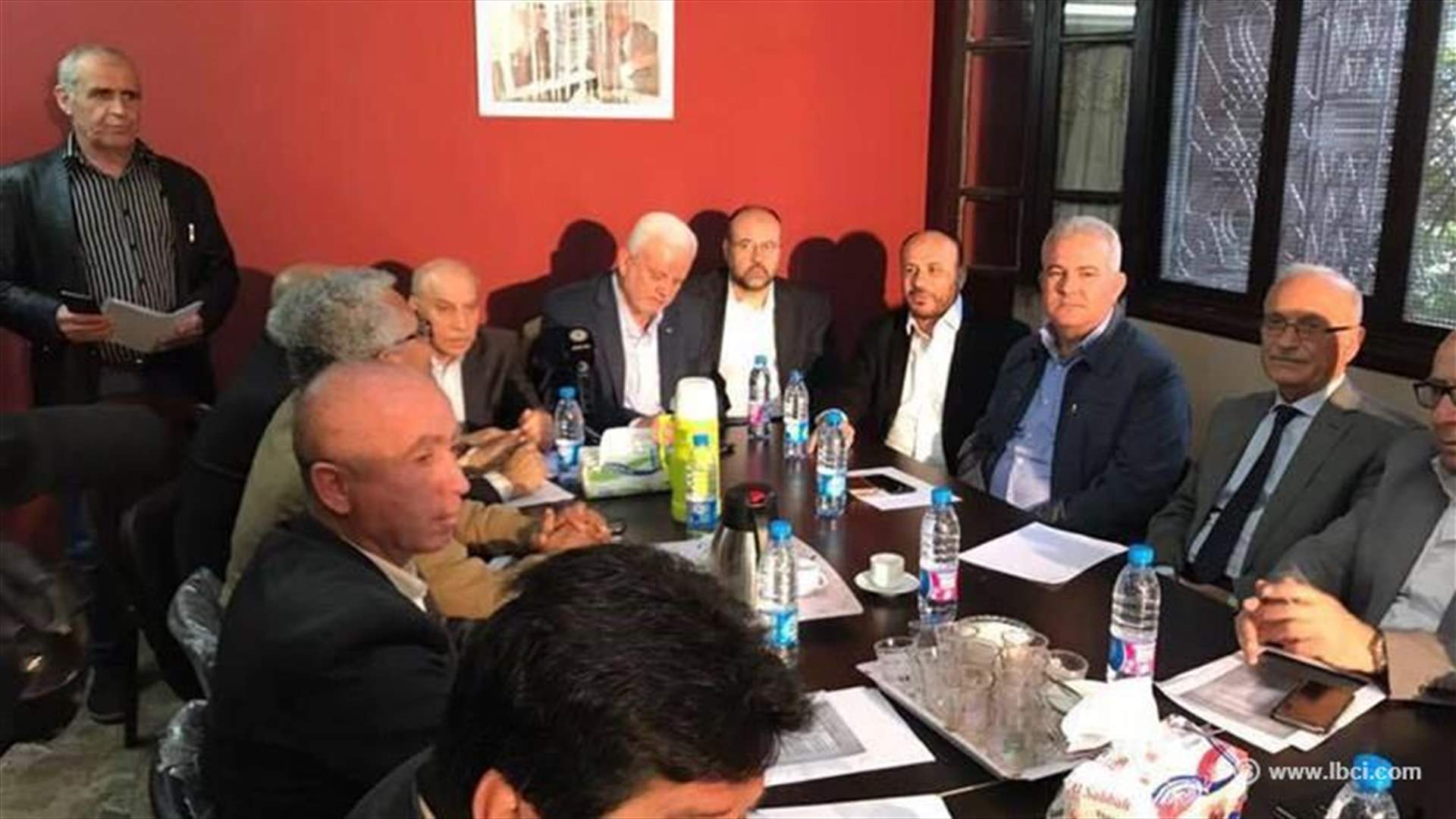 اجتماع موسع للقيادة السياسية الفلسطينية للبحث في وضع عين الحلوة الامني
