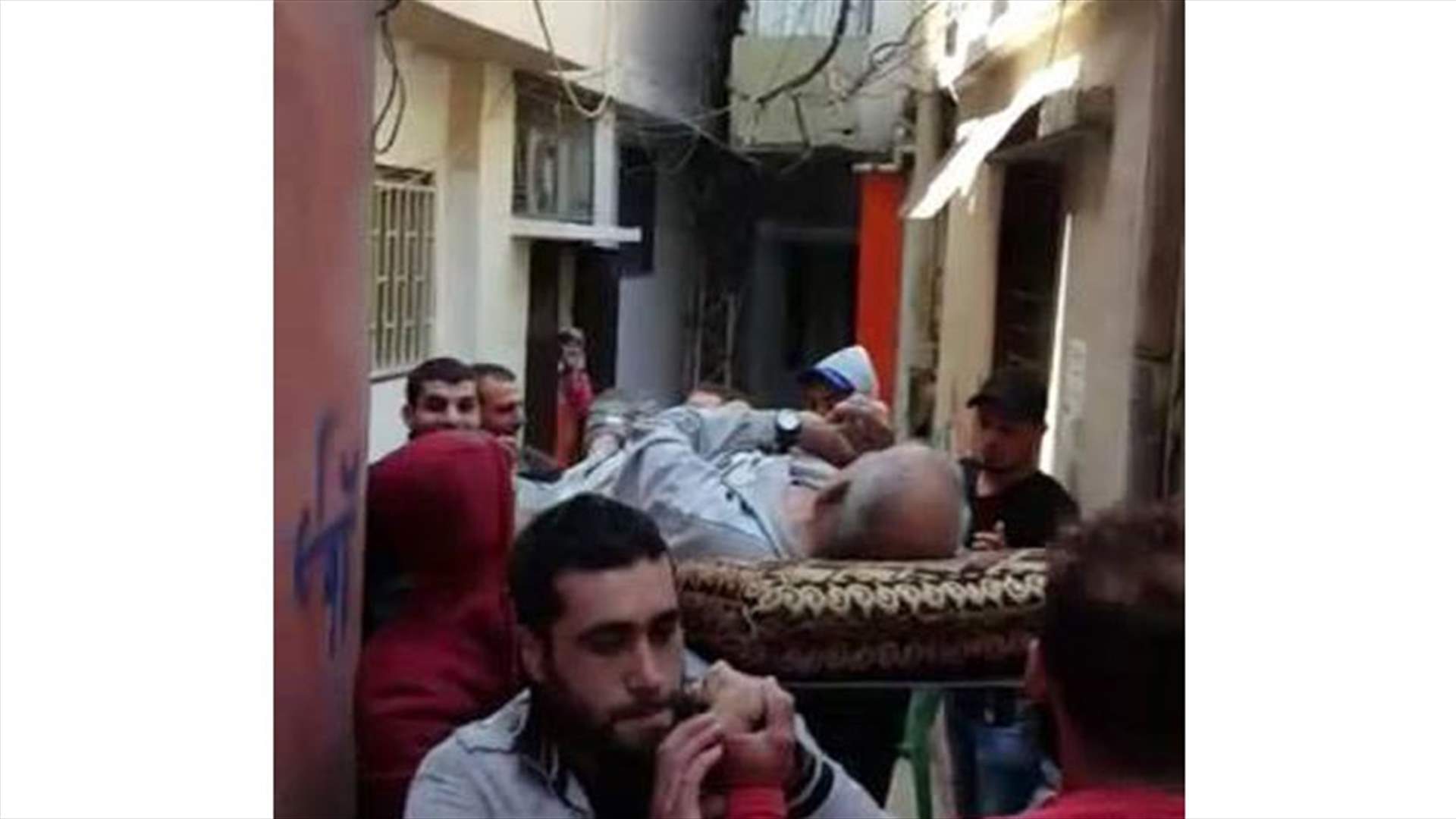 جار بلال بدر...رفض الخروج إلا ومعه عصافيره!