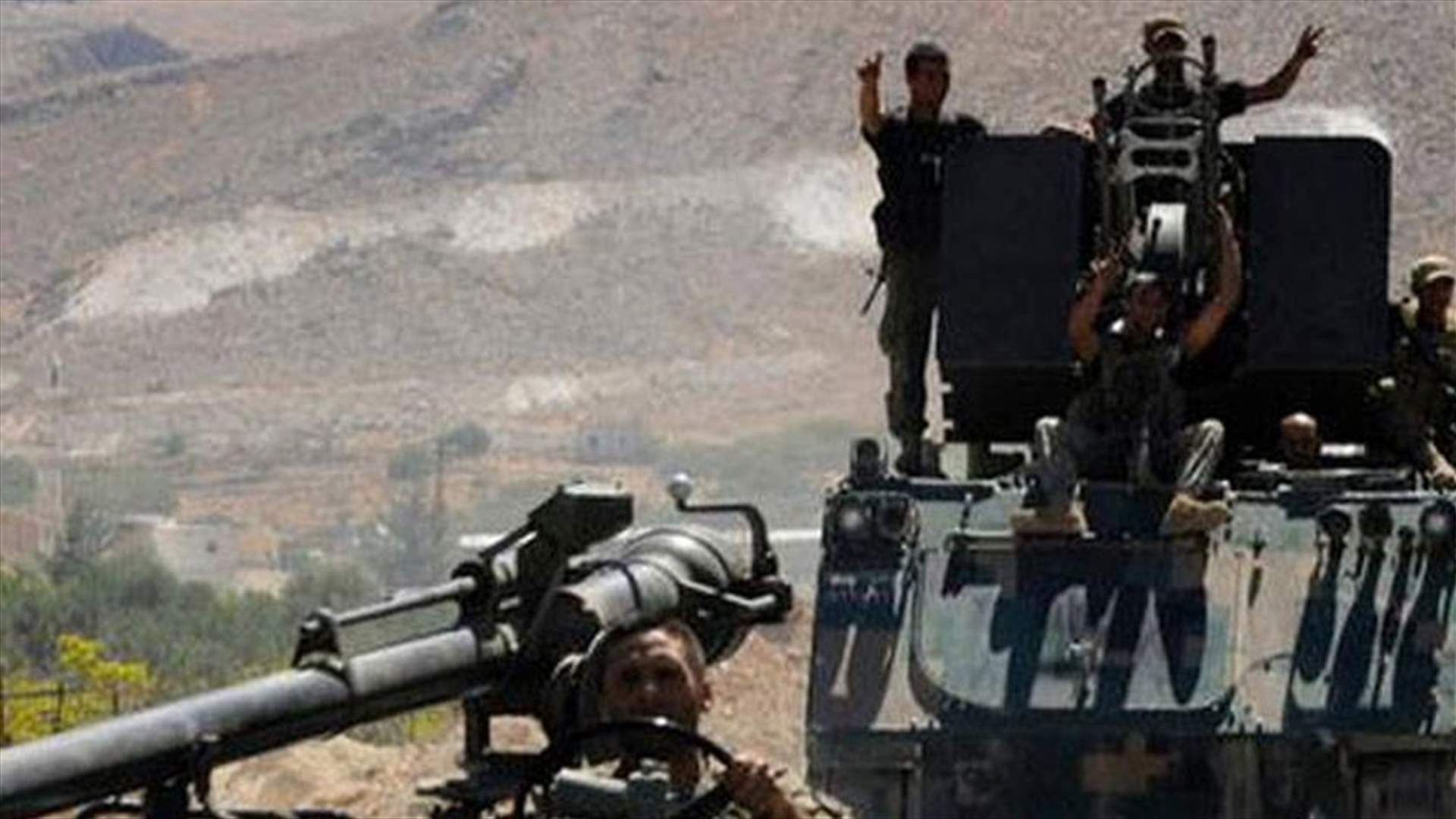 مدفعية الجيش تستهدف تحركات المسلحين بجرود رأس بعلبك وعرسال