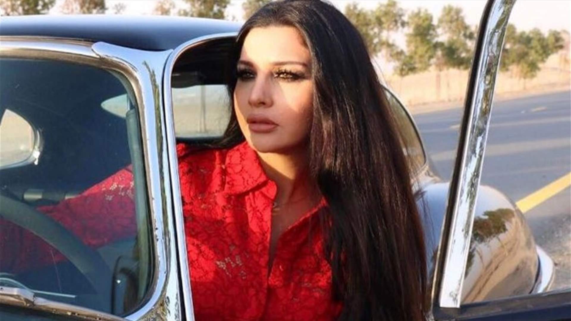 بالفيديو: هكذا تمضي لاميتا فرنجية وقتها ليلاً في المسبح