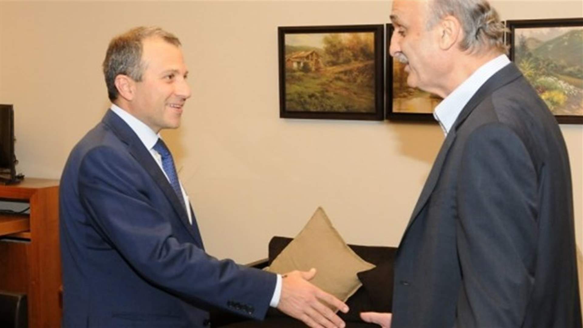 باسيل طلب من جعجع فرصة...