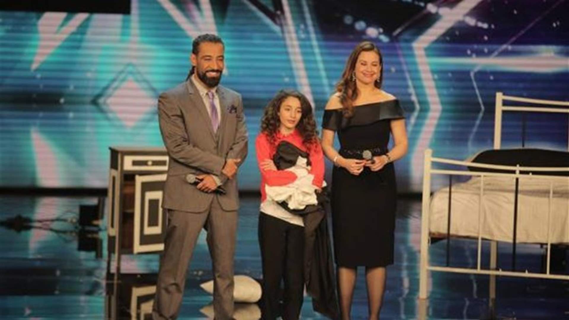 بالفيديو- طفلة مغربية تأسر قلب لجنة تحكيم Arabs Got Talent وتتأهل للنهائي
