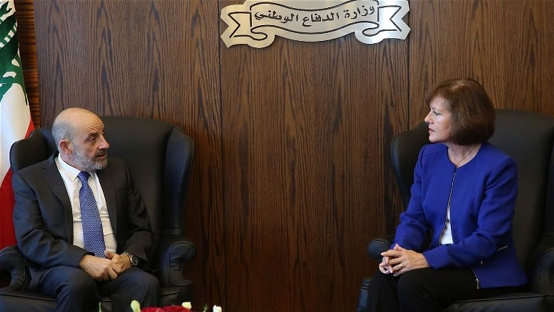 Defense minister meets with US ambassador