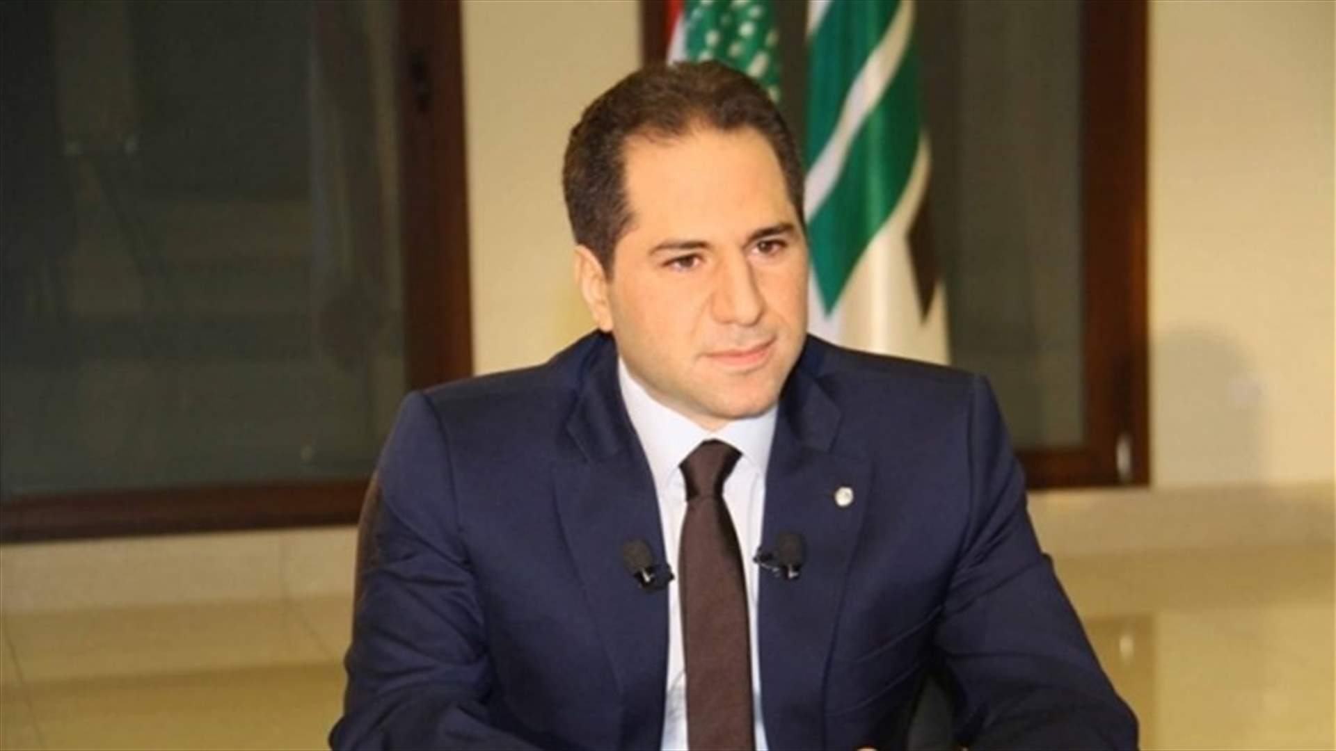 الجميّل يحذر من تمثيلية...