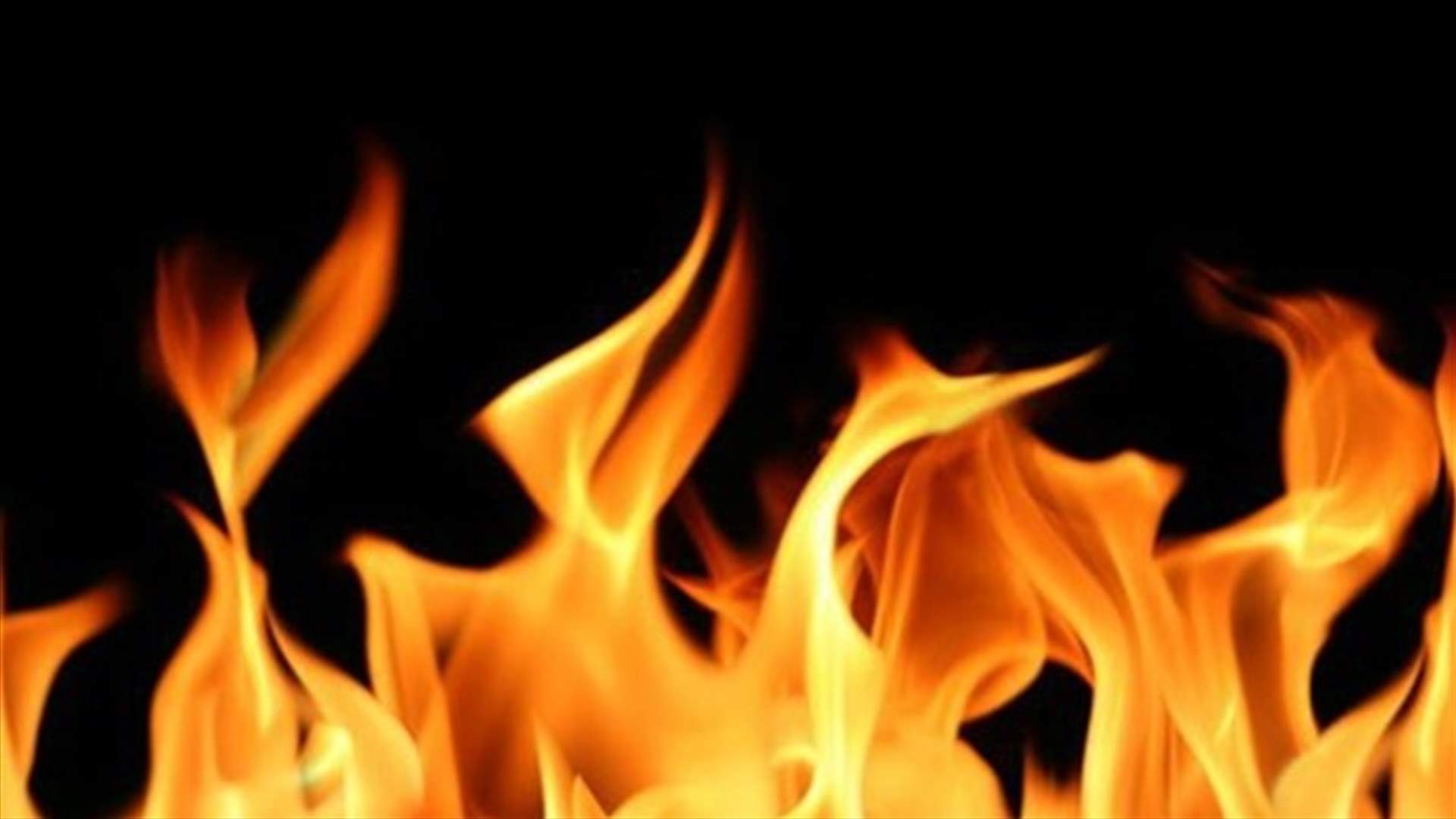 حريق كبير في محل لبيع الدهانات في البترون