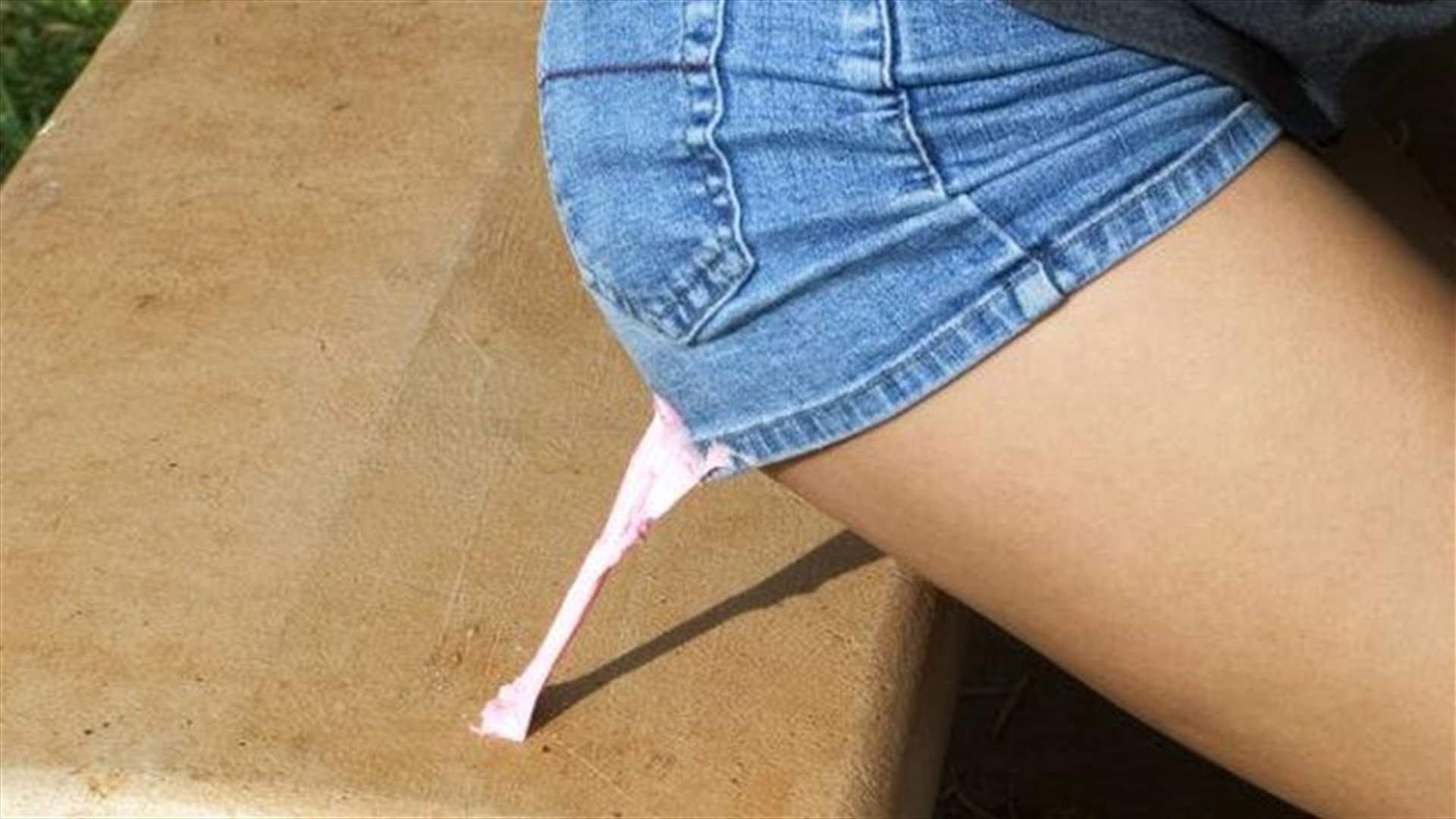 3 طرق سهلة جداً لإزالة العلكة عن الملابس