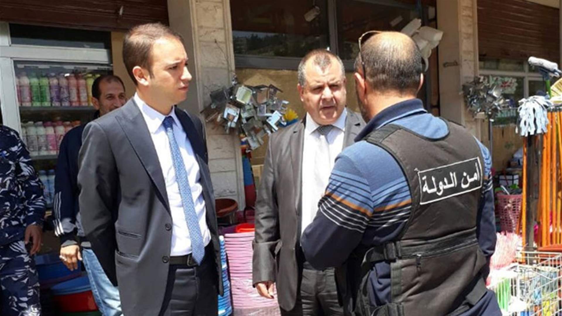 خضر جال في سوق بعلبك ووجه انذارات لمحلات مخالفة