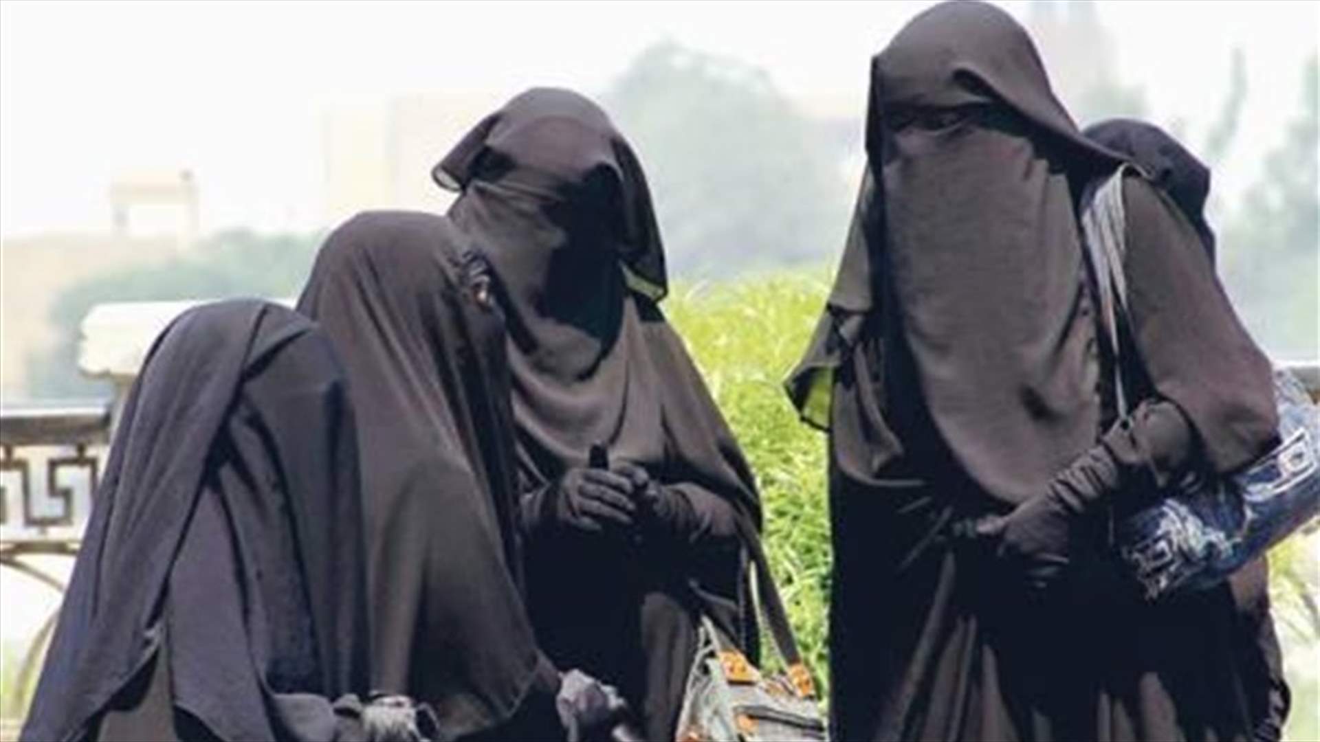 ألمانيا تحظر النقاب...
