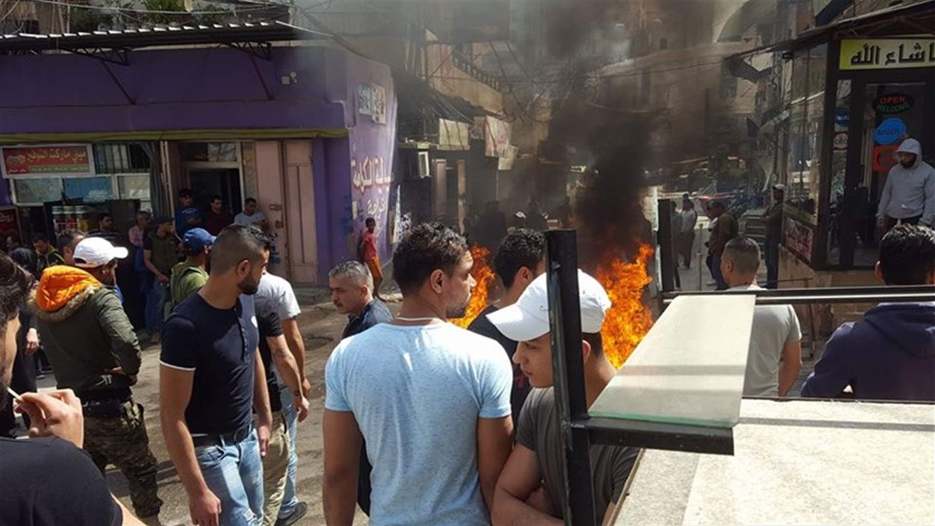 بالصورة - قتيل في البداوي ...وذووه يقطعون الطرقات إحتجاجا