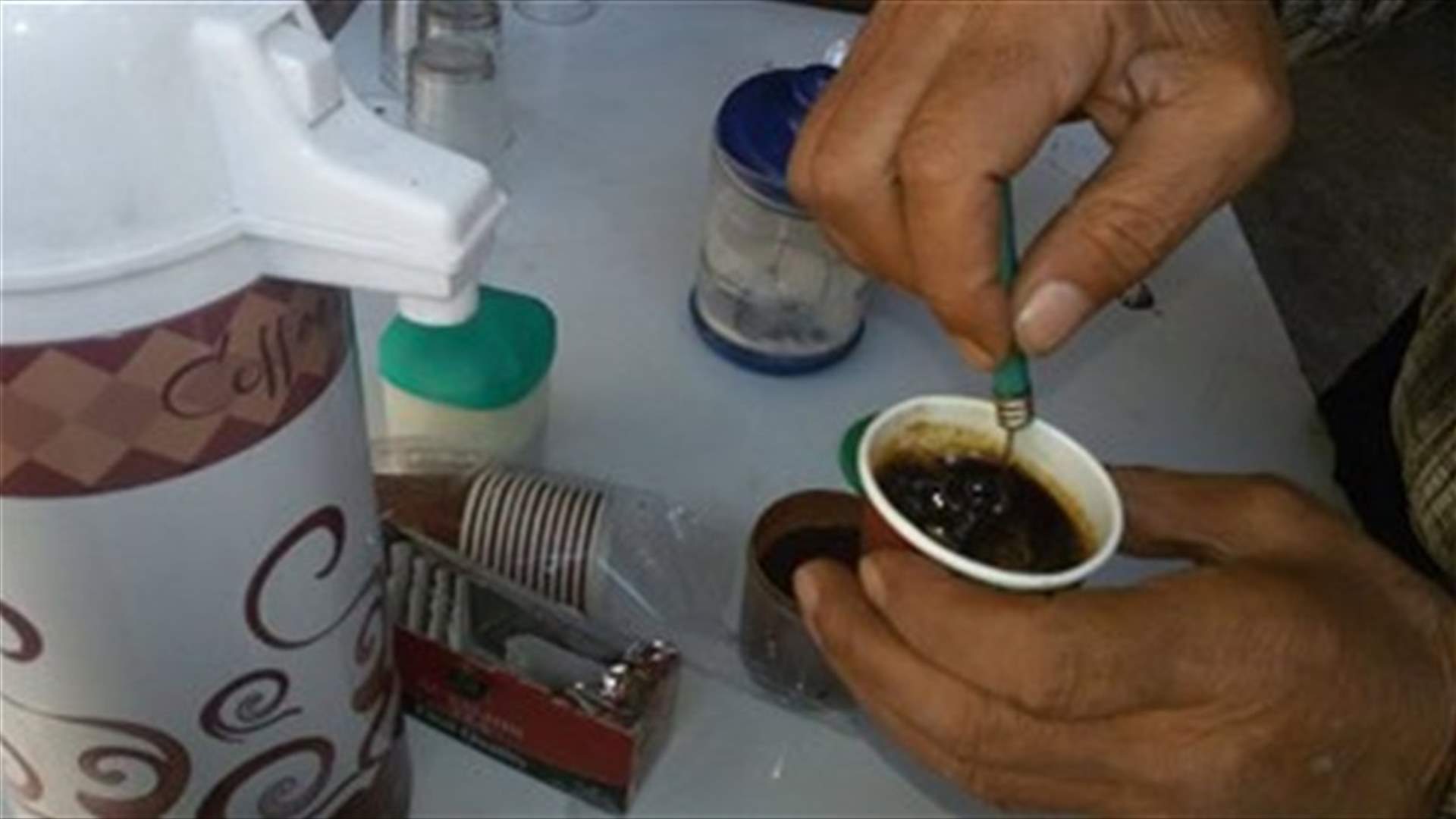 Coffee vendor attacked in Sidon