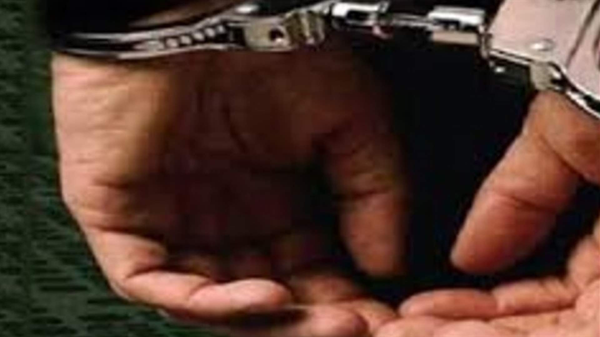 حاول الاعتداء عليها في وضح النهار...
