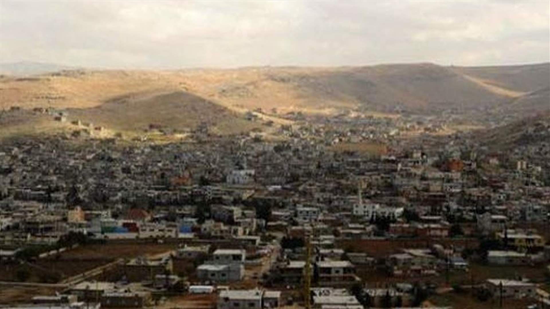 دهم مخيمات النازحين السوريين في خلف الجفر في عرسال