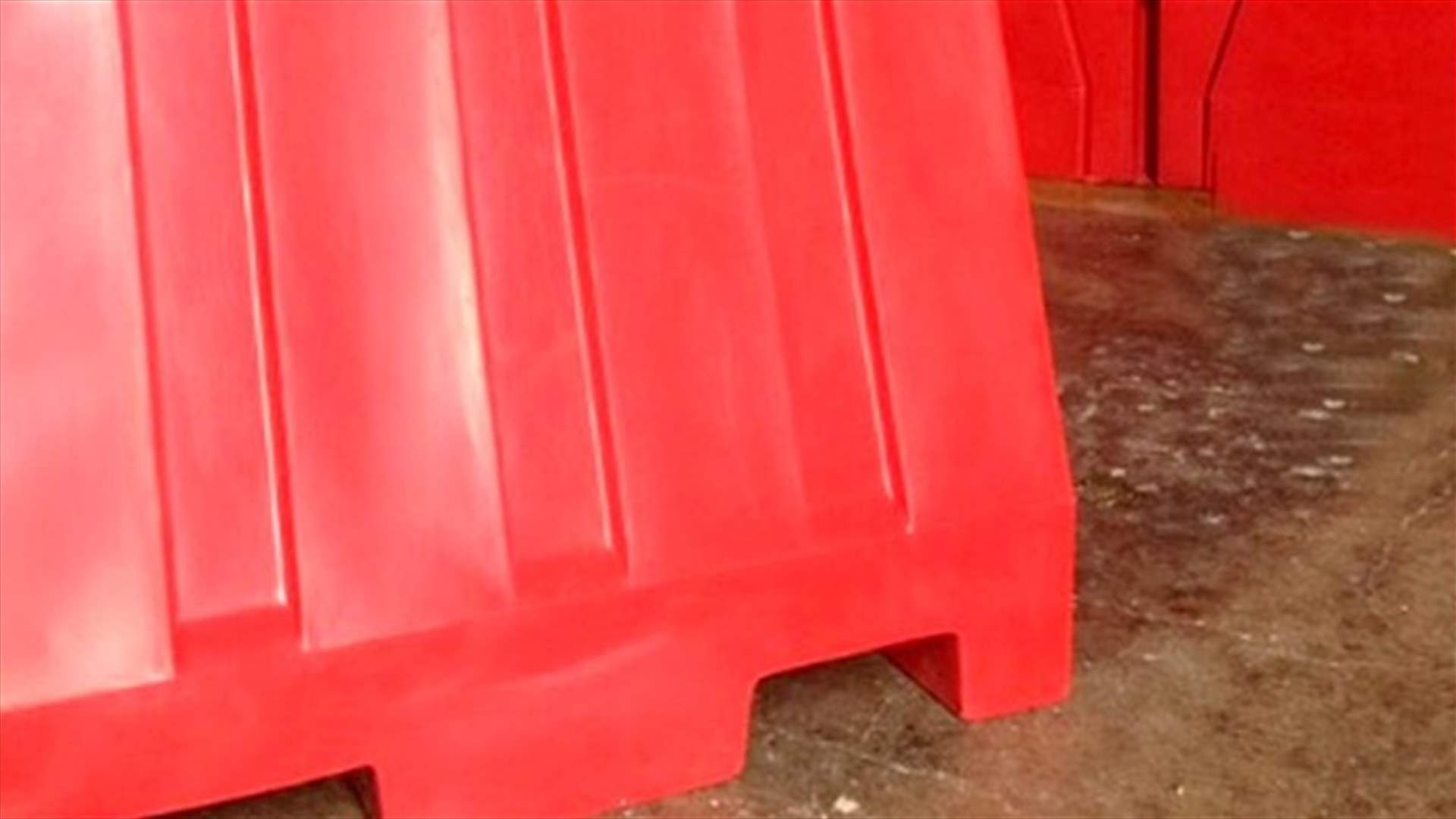 مكعبات بلاستيكية من "الهوليداي بيتش" نحو الذوق...فما السبب؟