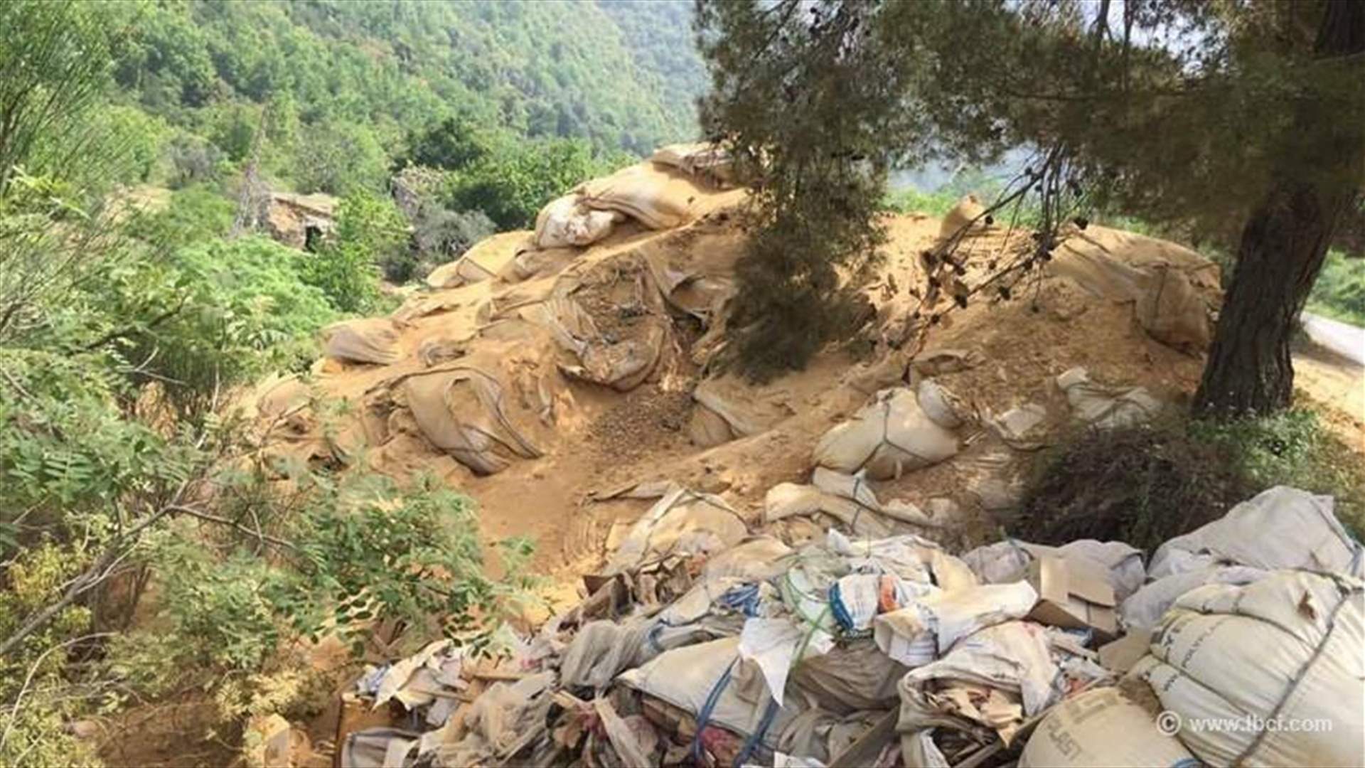 شاحنة رمول تنقل نفايات في بنتاعل؟
