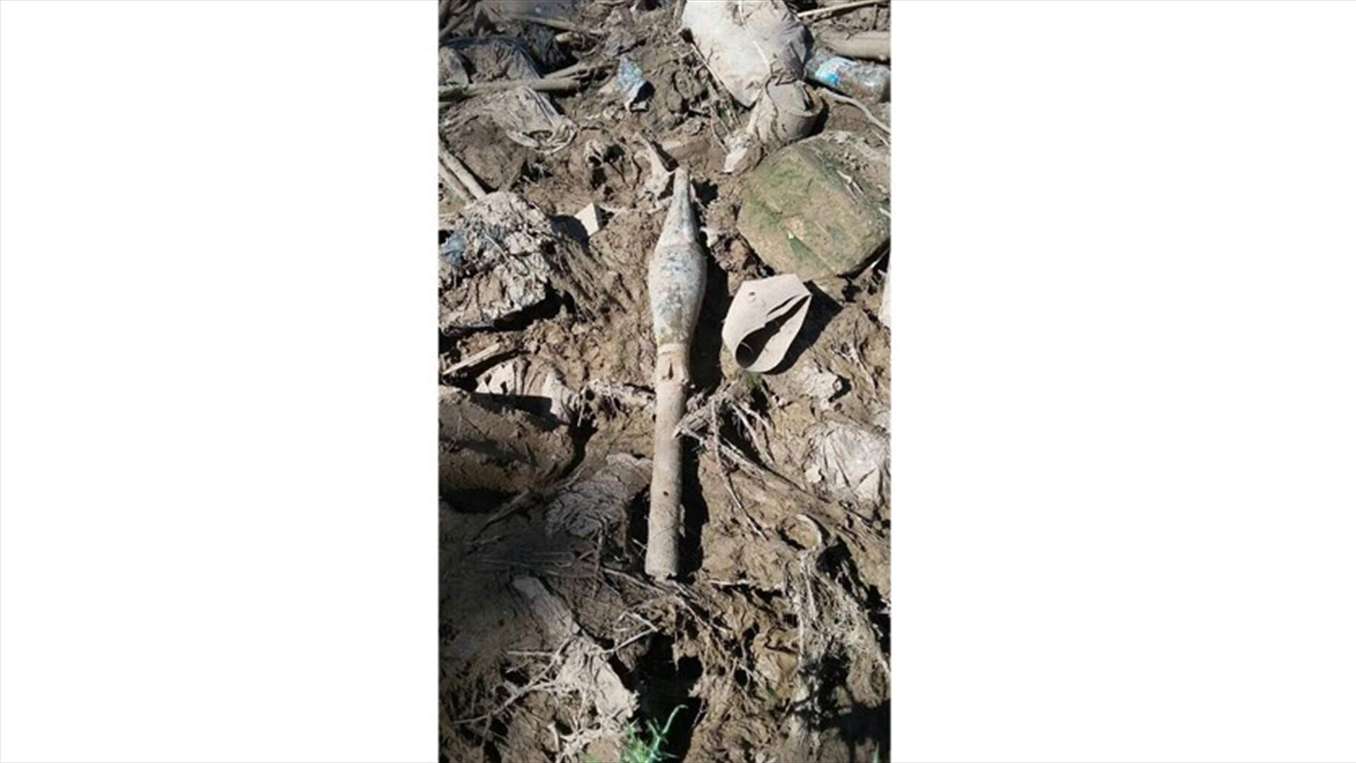 بالصورة - قذائف وصناديق ذخيرة في ببنين