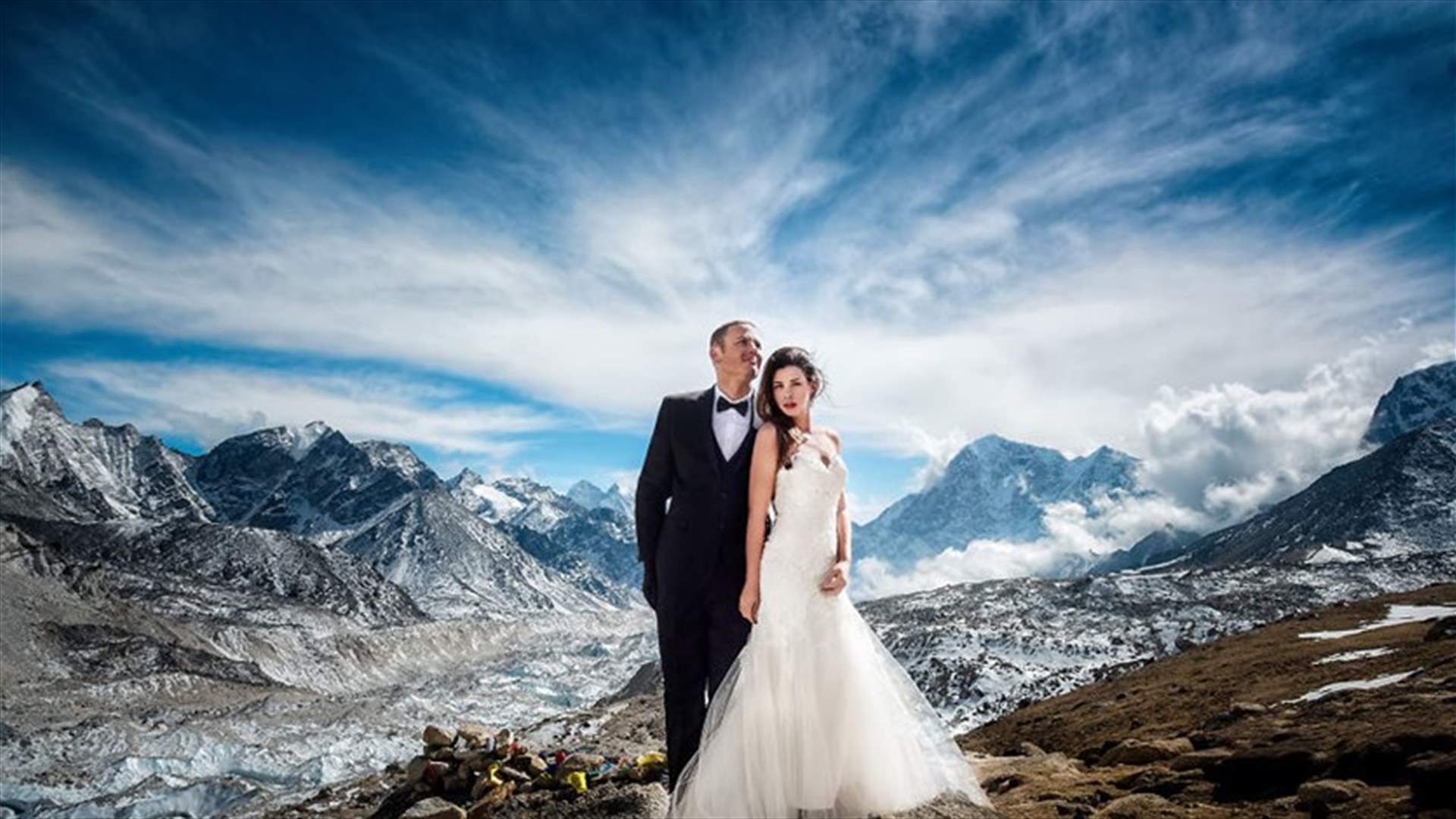 [PHOTOS] Couple Gets Married On Mount Everest After Trekking For 3 Weeks