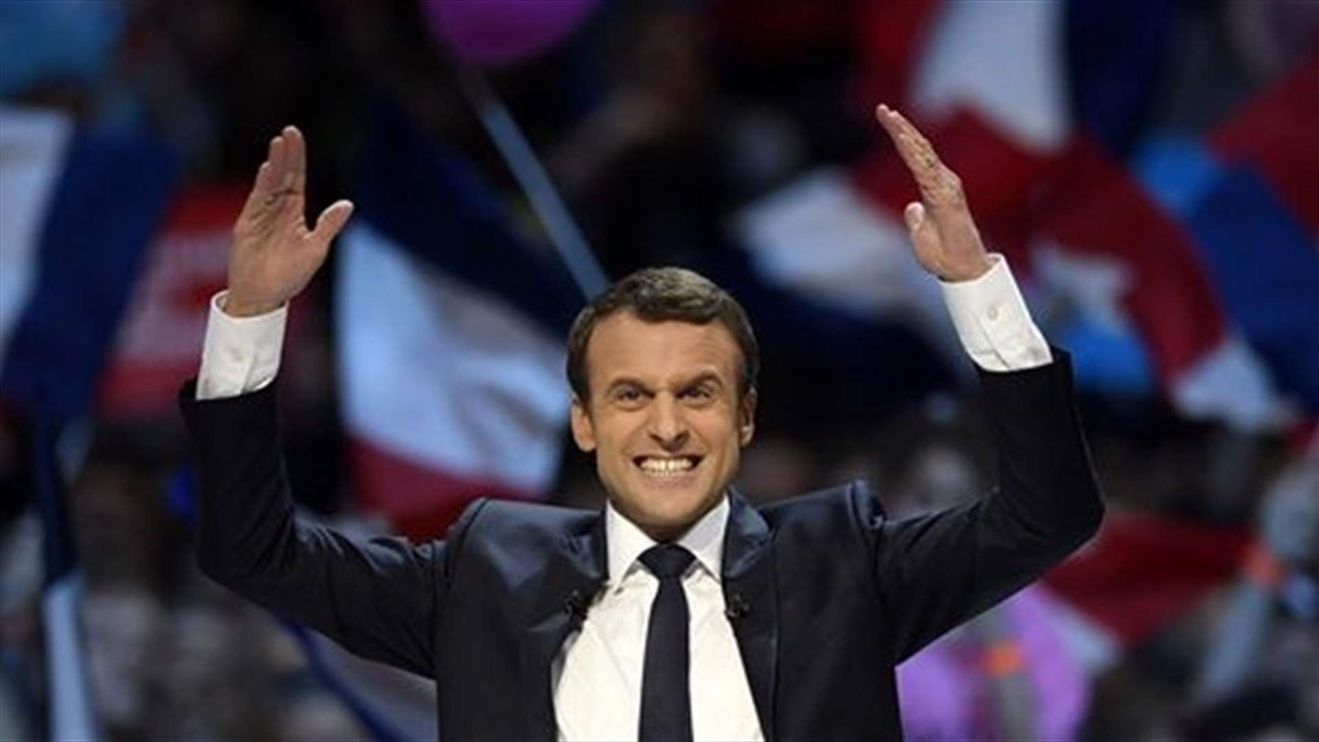 France's Macron woos conservative moderates as row simmers with ally