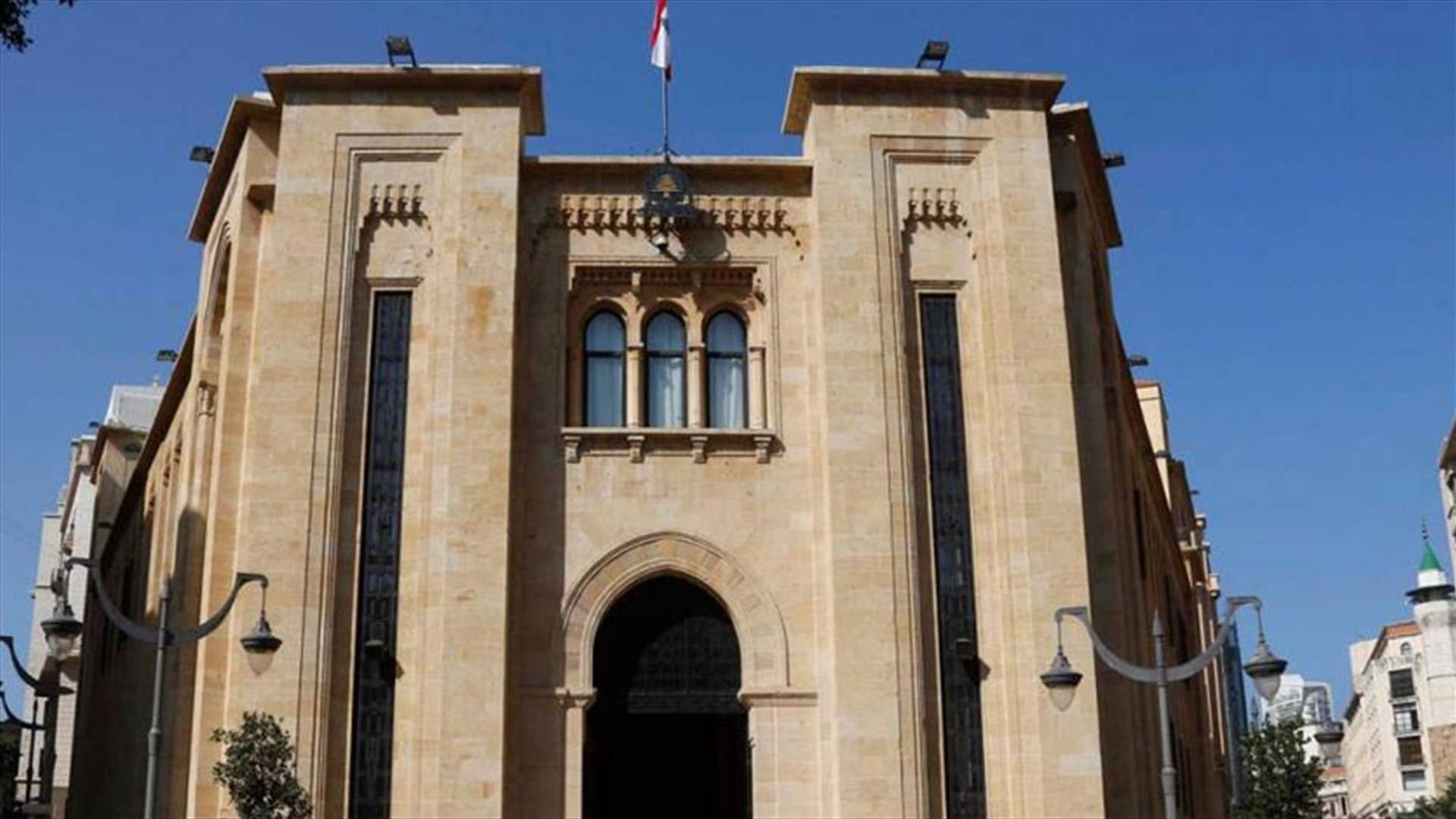 الانظار الى 23 أيار...
