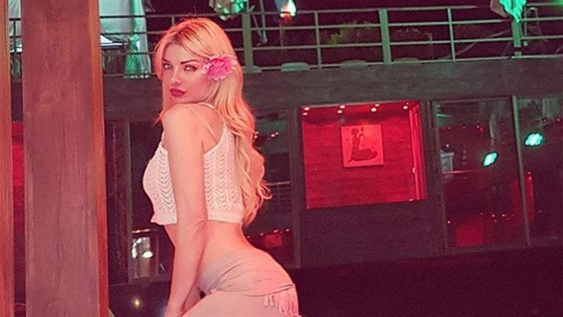 بالصورة: ما فعلته ميريام كلينك على شاطئ البحر لا يخطر على البال
