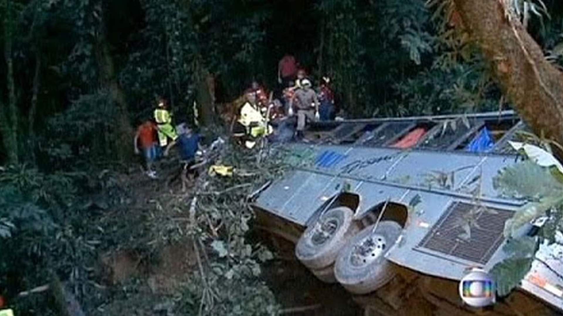سقوط حافلة من ارتفاع 90 مترا في منطقة جبلية