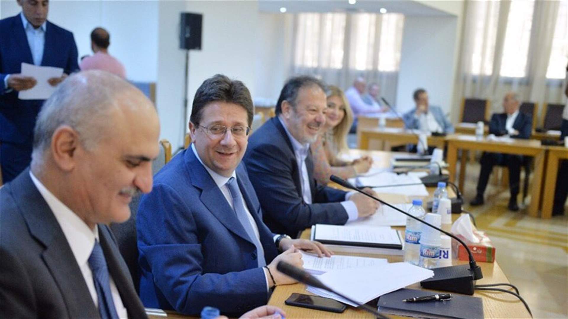 كنعان بعد اجتماع لجنة المال: مكان الاجراءات الضريبية ليس الموازنة