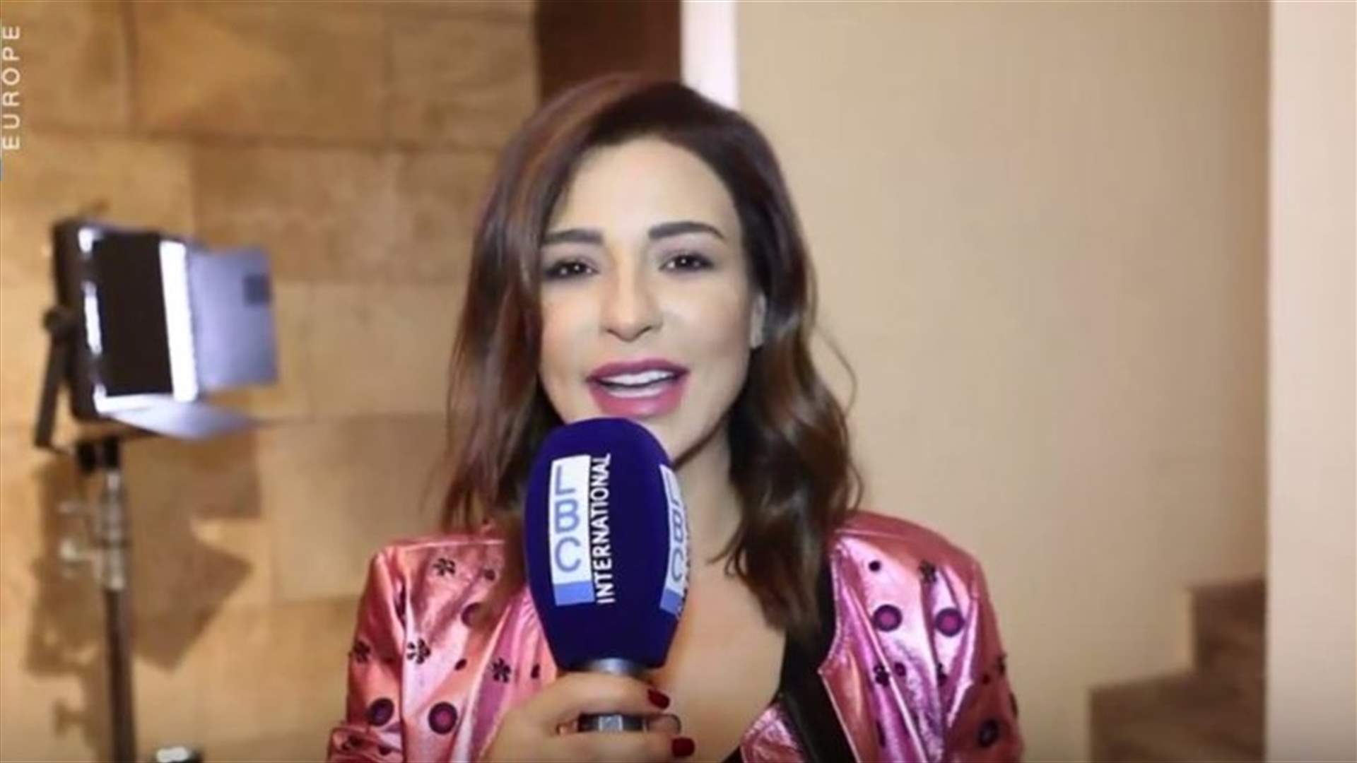 خاص بالفيديو: ماغي بو غصن تكشف مفعول حبّة "كاراميل".. وهل تعطيها لممثلة من زميلاتها؟