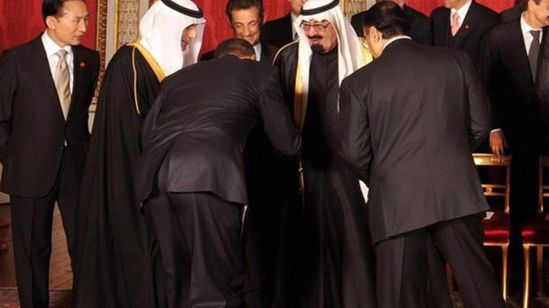هل انحنى ترامب  للملك السعودي أم لا؟