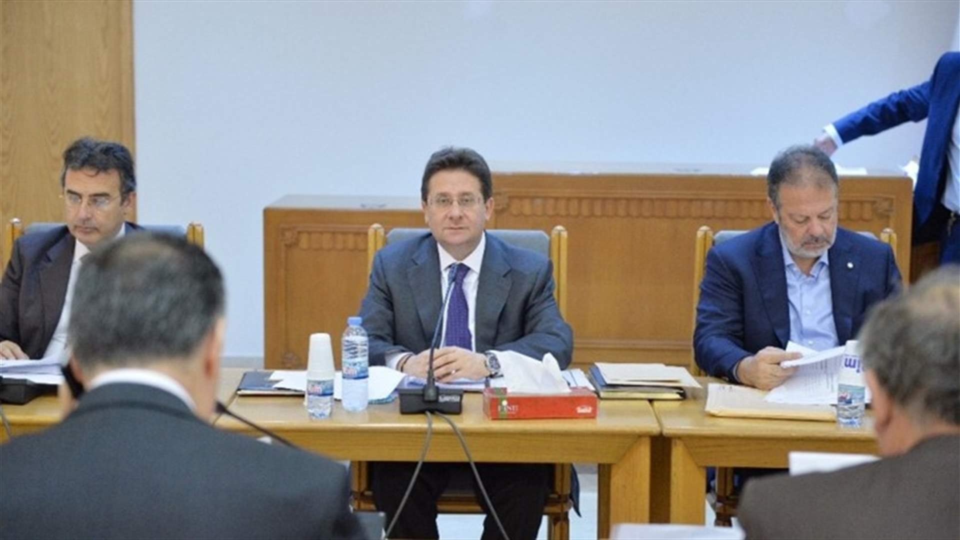 لجنة المال ألغت إعفاء الشركات من براءة الذمة للضمان