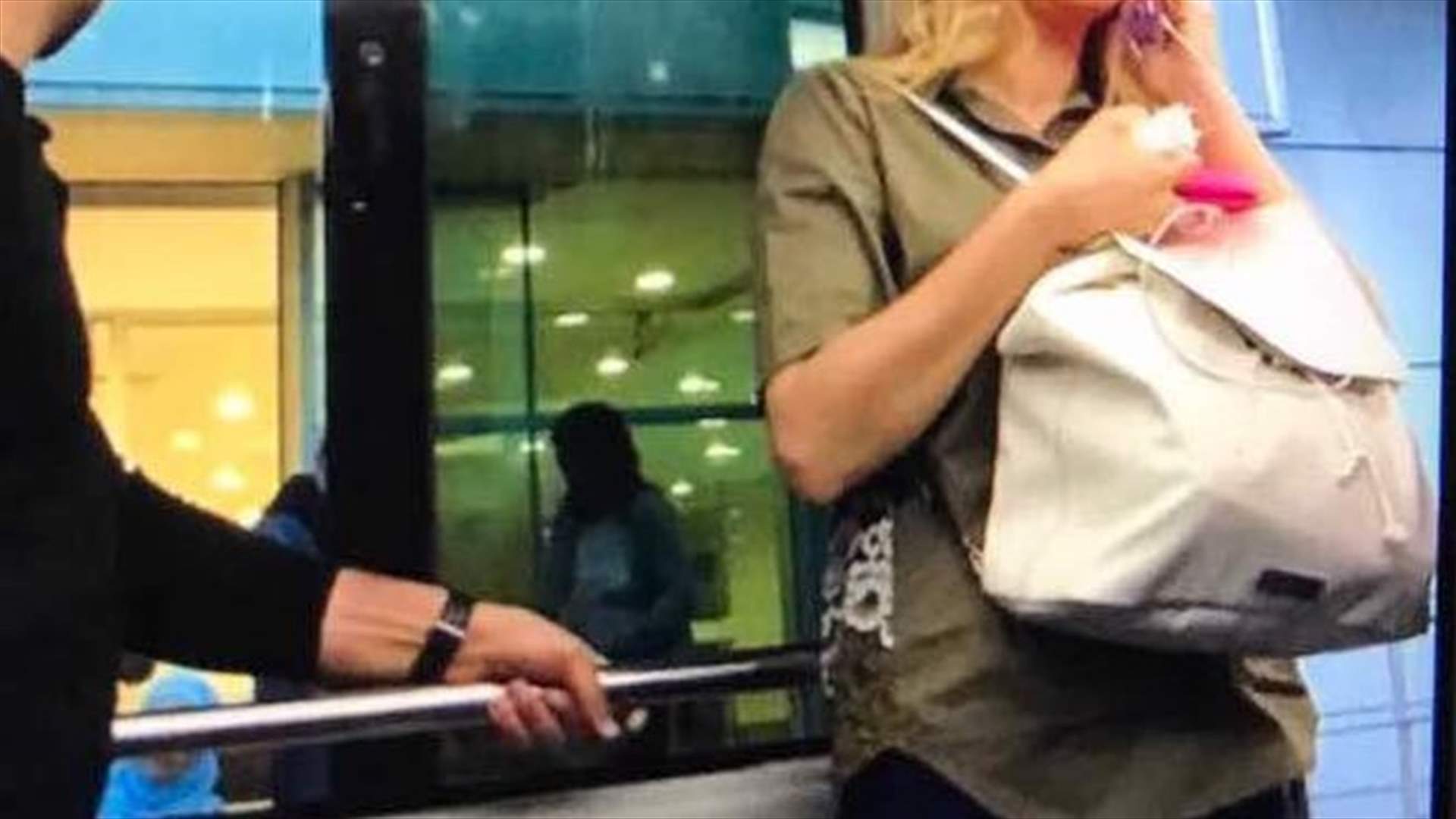 بالصور- ضبط الماس مهرب مع مسافرة تركية في المطار
