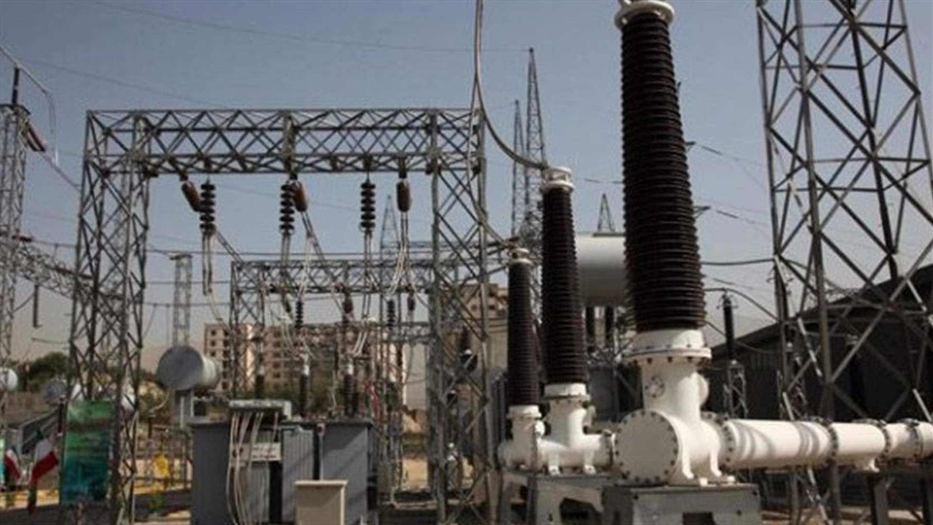 بالصورة- قتيل نتيجة تدهور بيك اب قرب معمل كهرباء نهر البارد