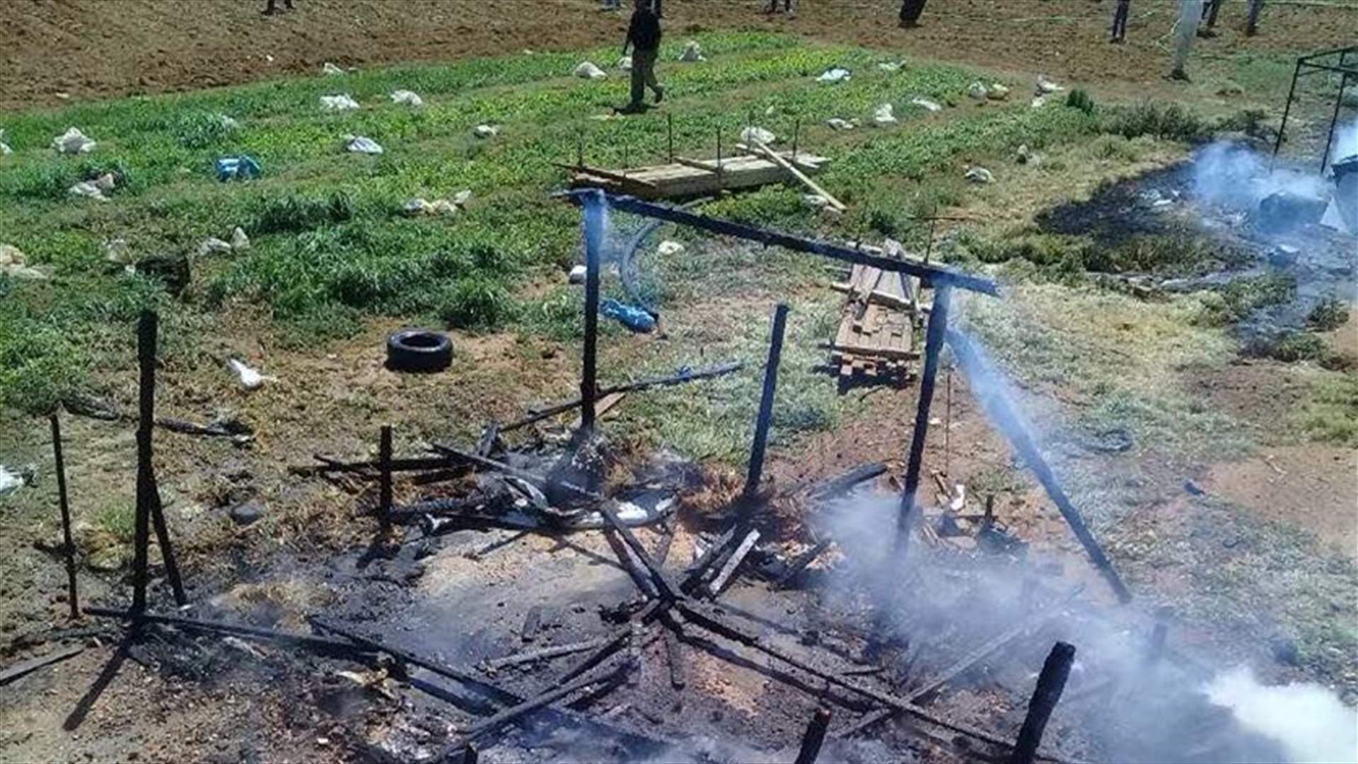 بالصور: حريق في مخيم النازحين بسهل مجدلون