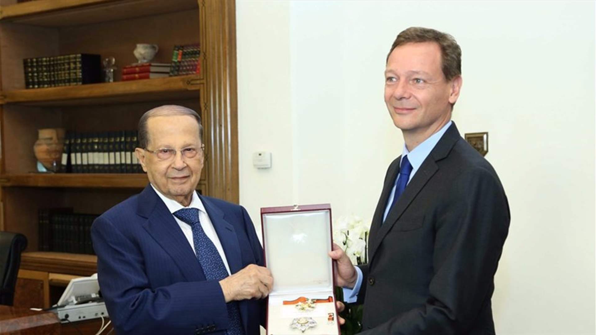 Aoun awards French ambassador National Order of the Cedar