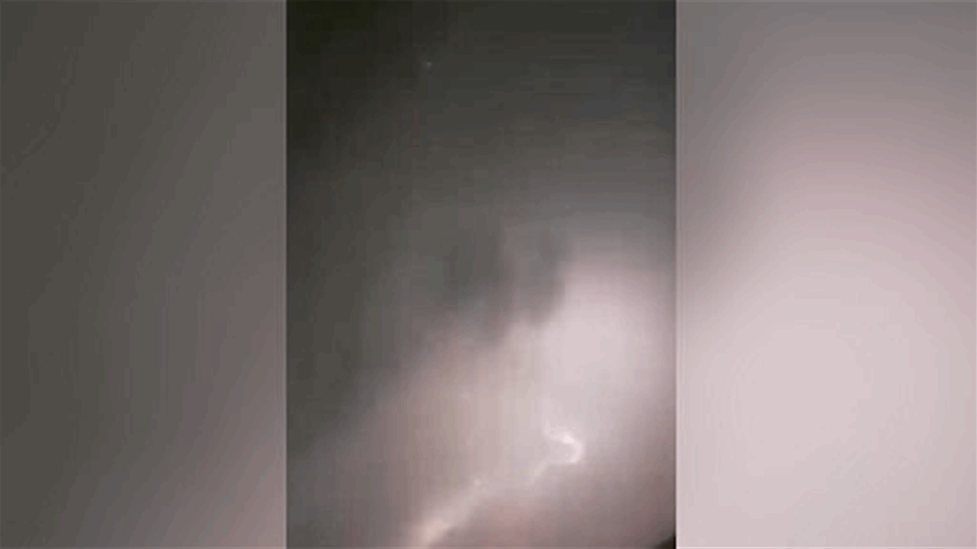 بالفيديو- طالب ينجح في تصوير صاعقة رعدية... ولكن ماذا حصل له؟