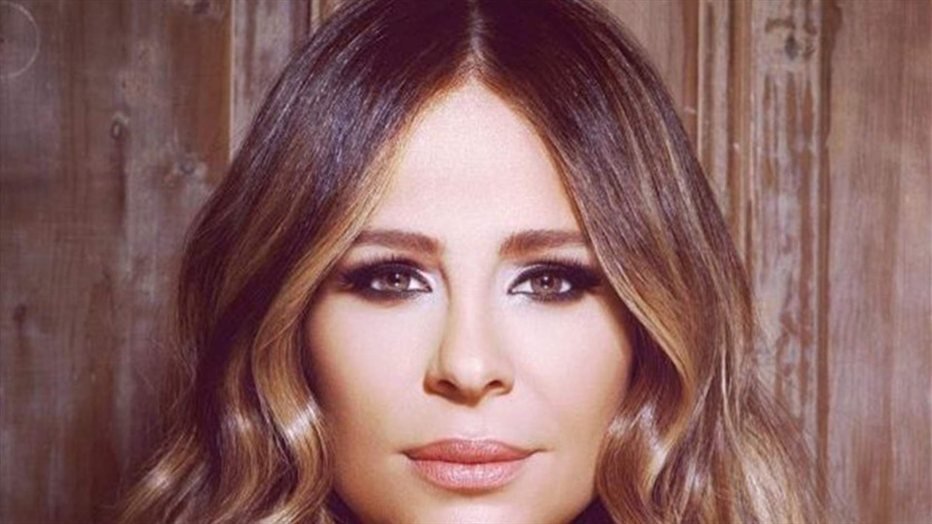 بالصور: كارول سماحة في رحلة حجّ دينيّة.. وبدون مكياج