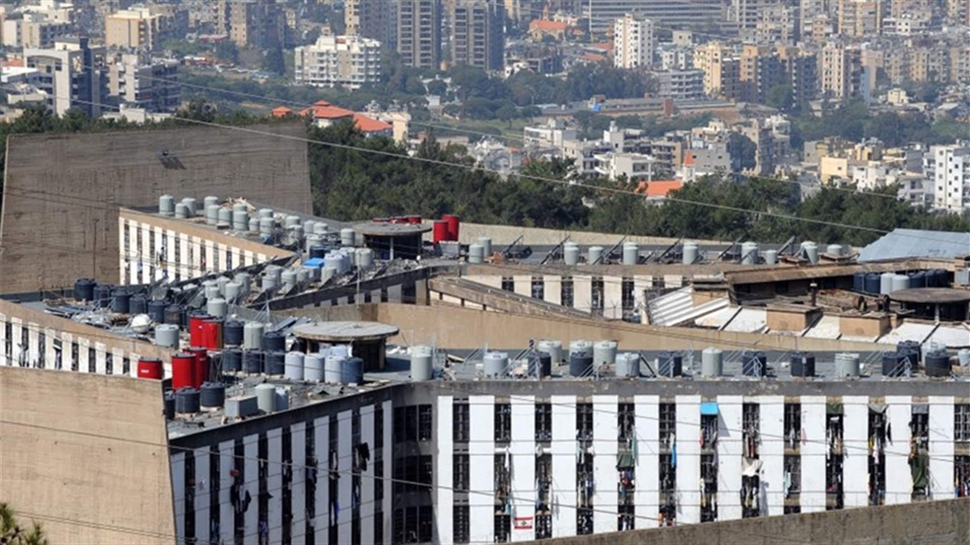 بعد معلومات عن ادخاله المخدرات الى سجن رومية...هذا ما حصل في الحدث!