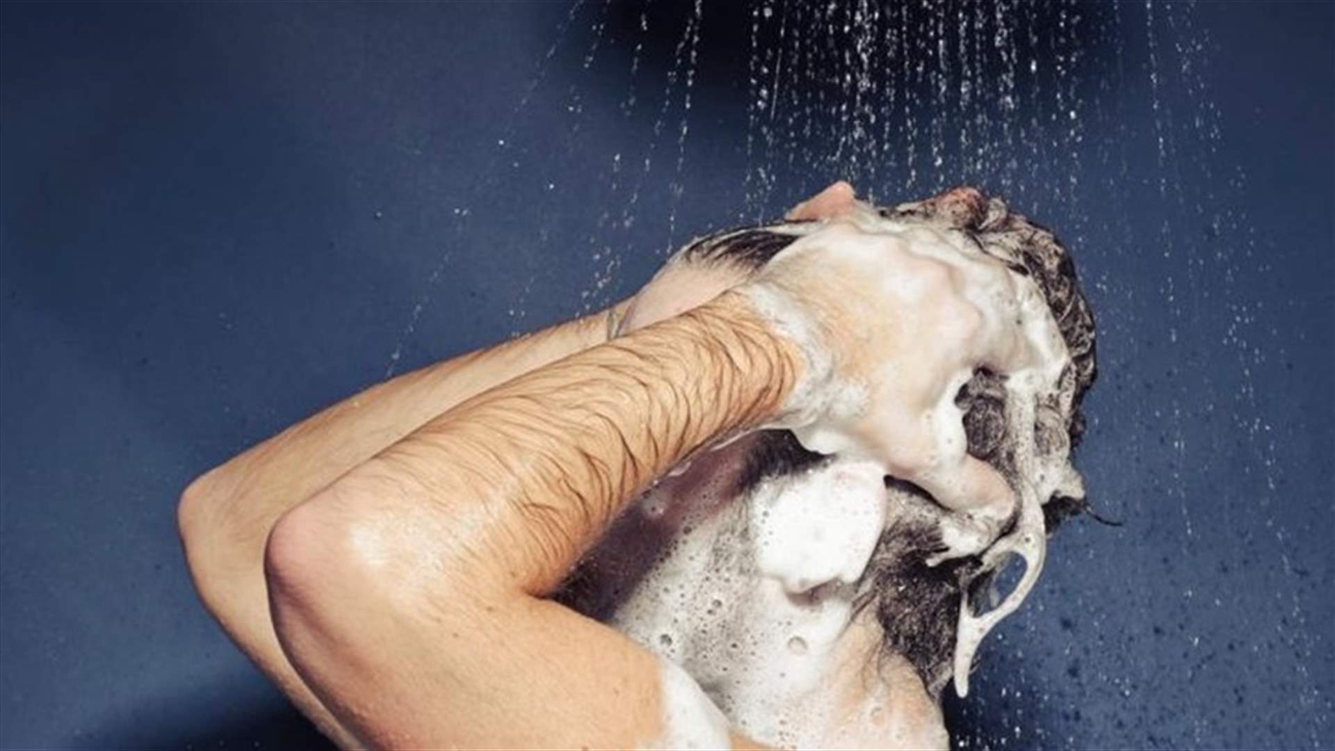 كم مرّة في الأسبوع يجب أن يغسل الرجل شعره؟